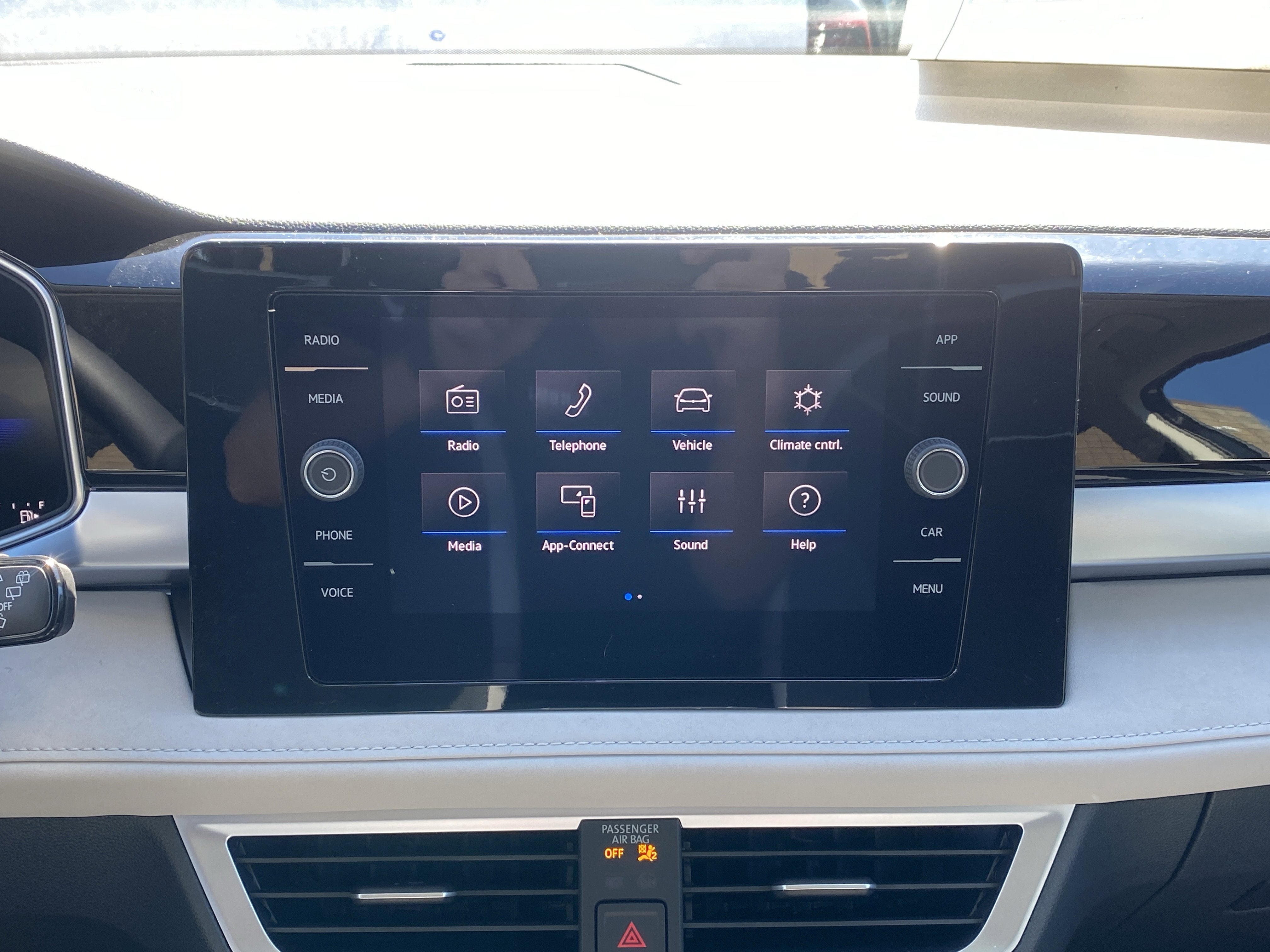 2025 Volkswagen Taos SE 4MOTION