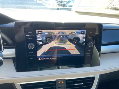 2025 Volkswagen Taos SE 4MOTION