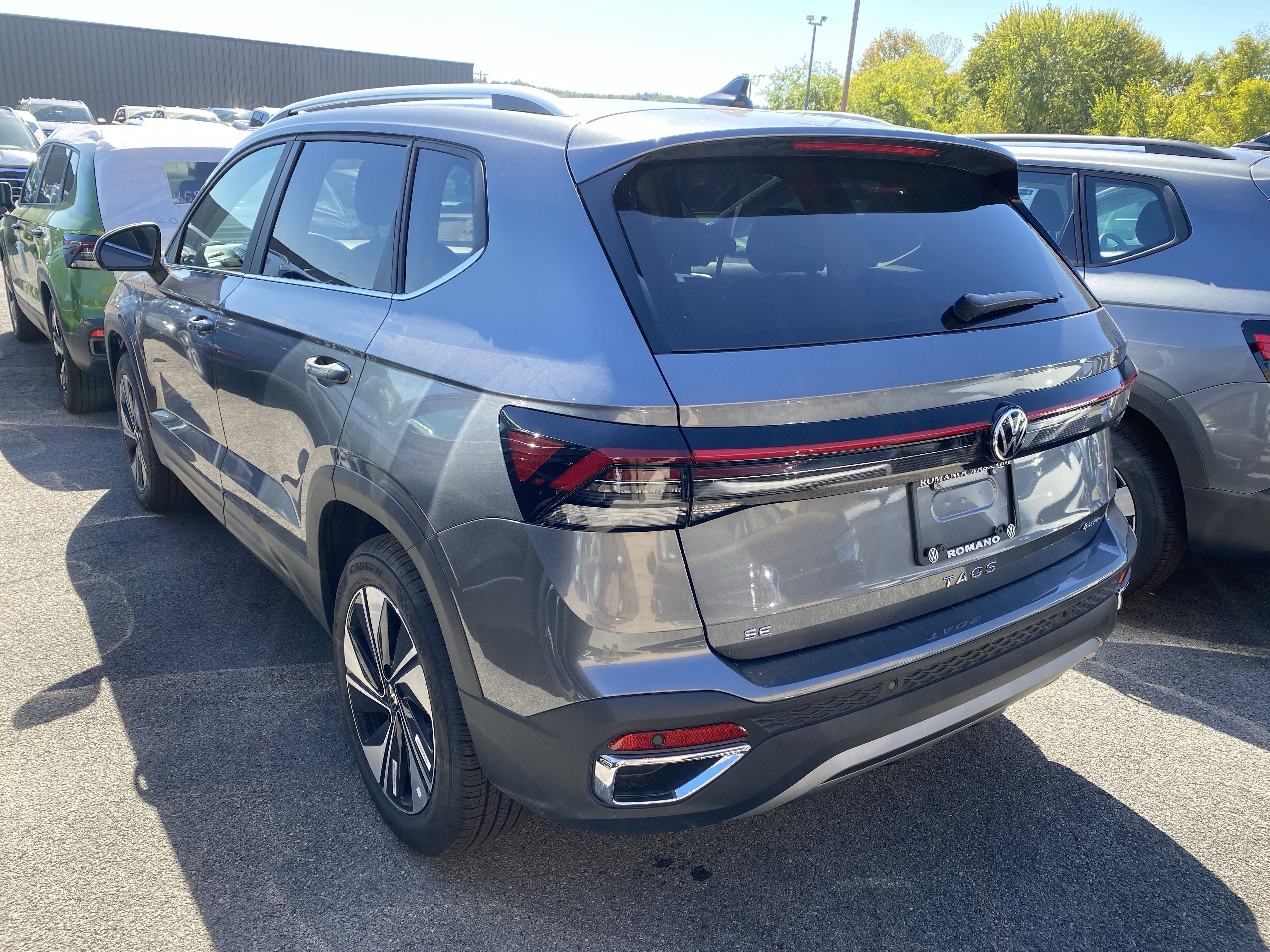 2025 Volkswagen Taos SE 4MOTION