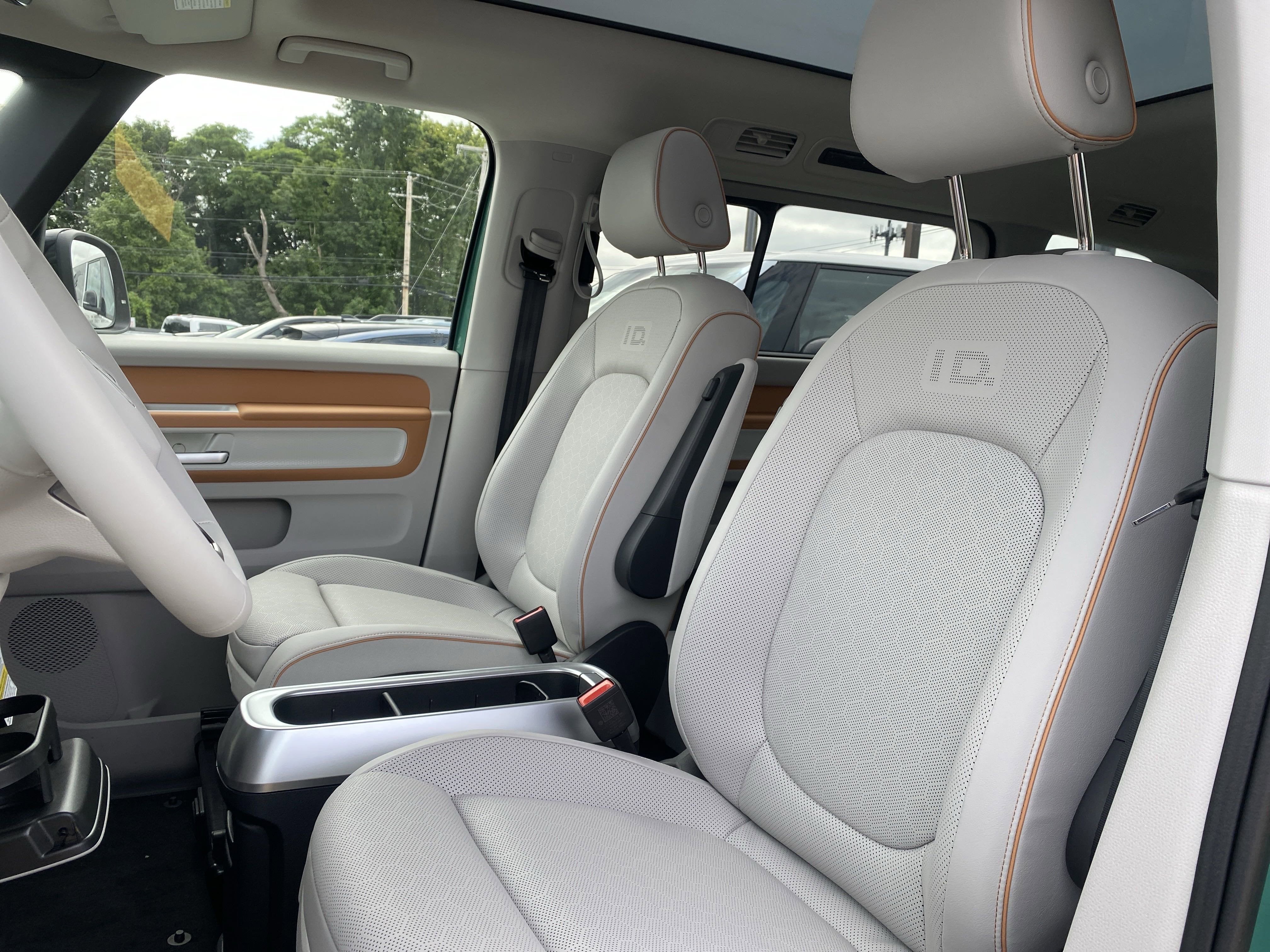 2025 Volkswagen ID. Buzz 1st Edition 4MOTION w/Two-Tone