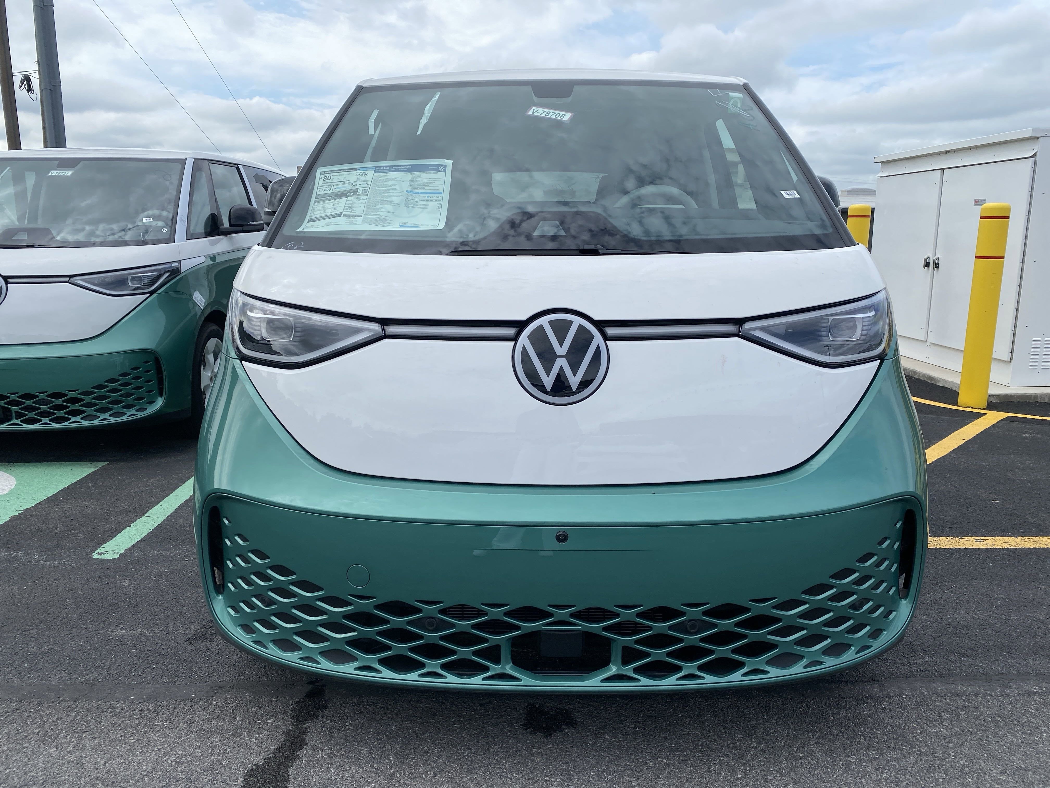 2025 Volkswagen ID. Buzz 1st Edition 4MOTION w/Two-Tone