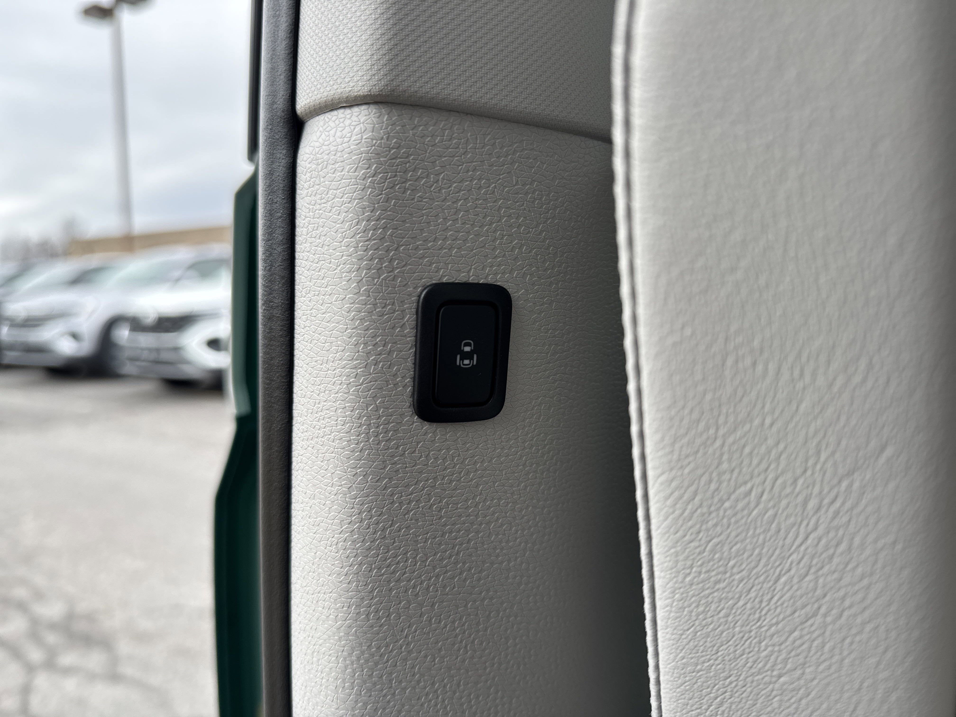 2025 Volkswagen ID. Buzz 1st Edition 4MOTION w/Two-Tone