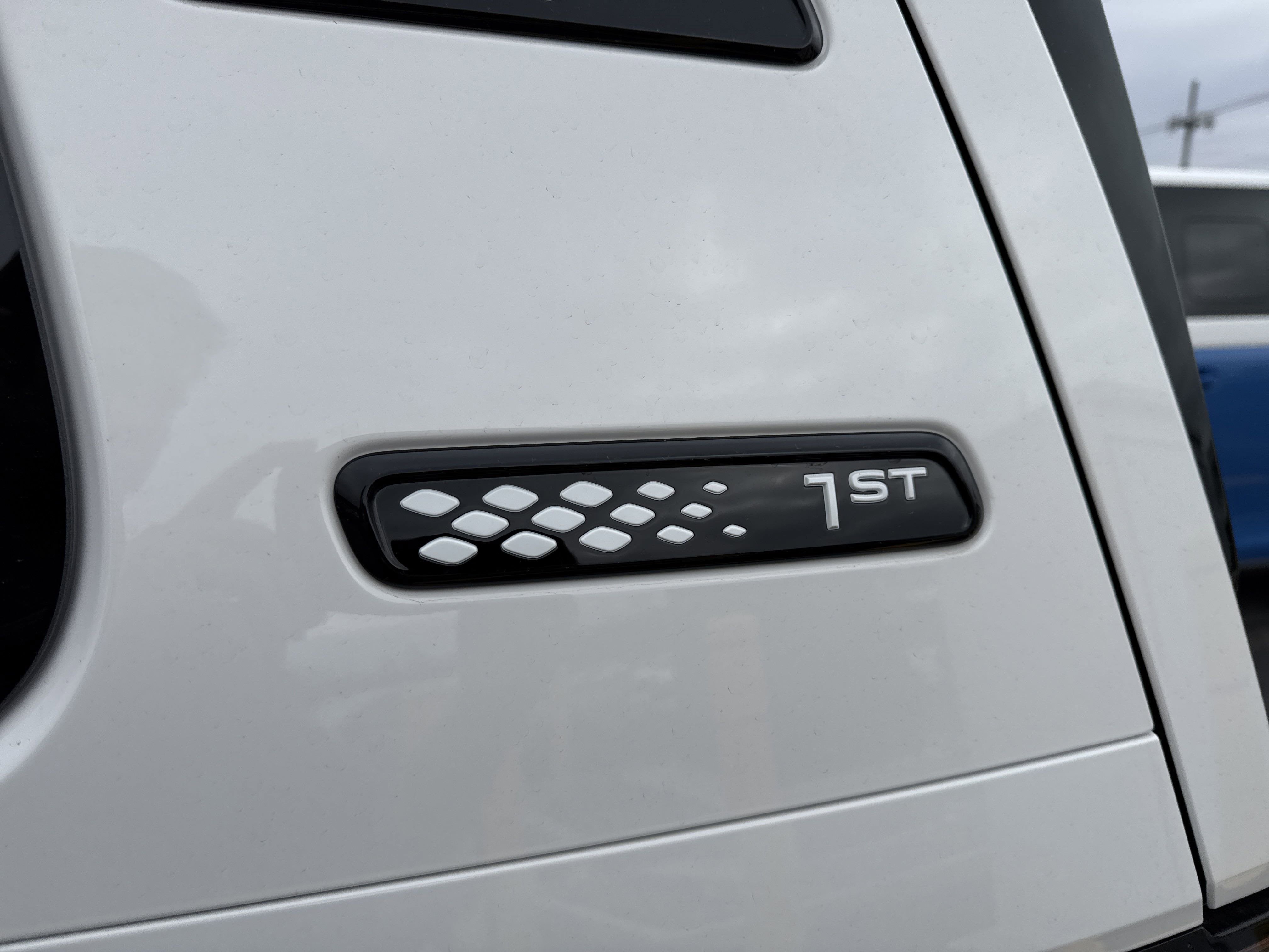 2025 Volkswagen ID. Buzz 1st Edition 4MOTION w/Two-Tone