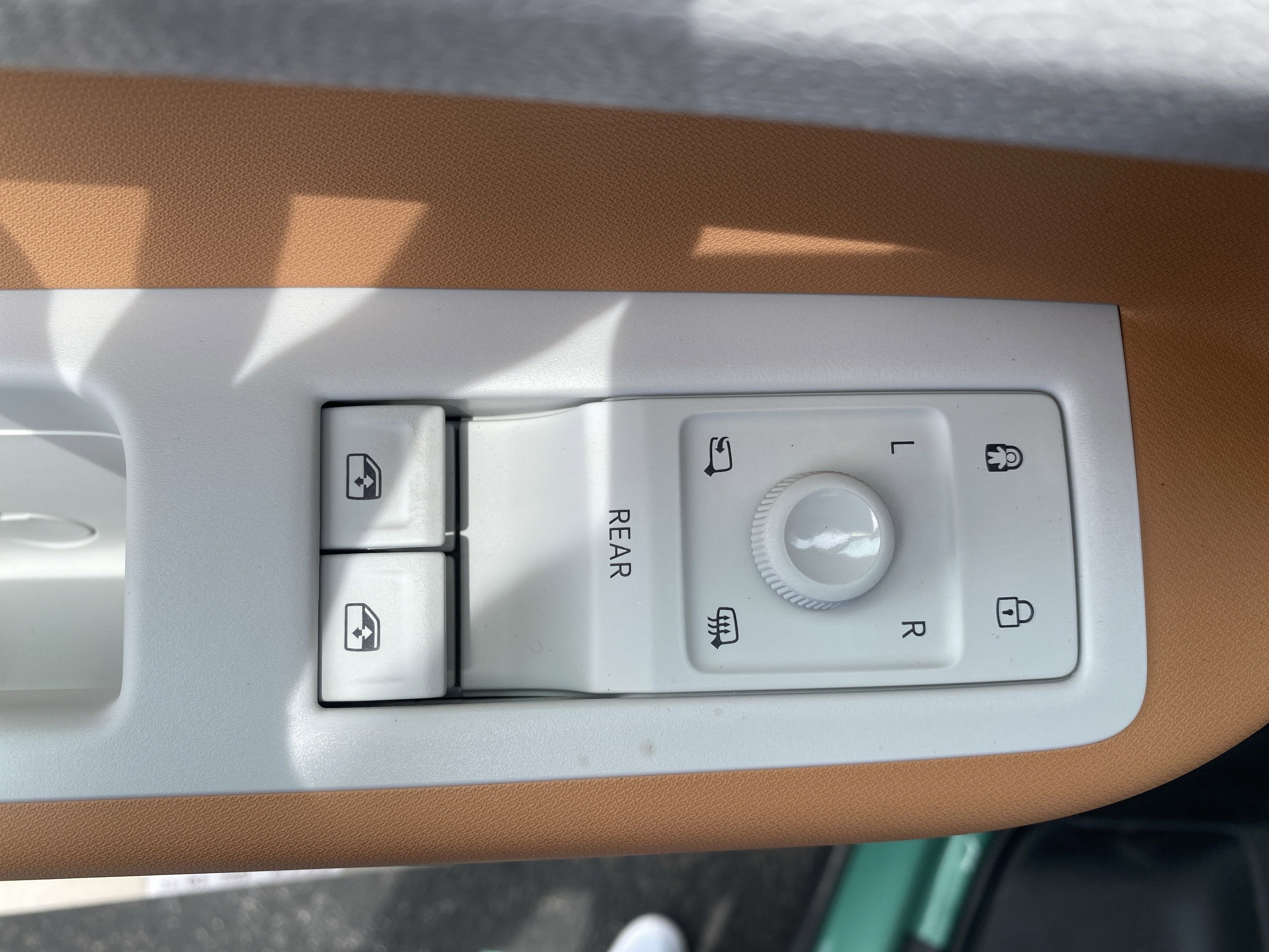 2025 Volkswagen ID. Buzz 1st Edition 4MOTION w/Two-Tone