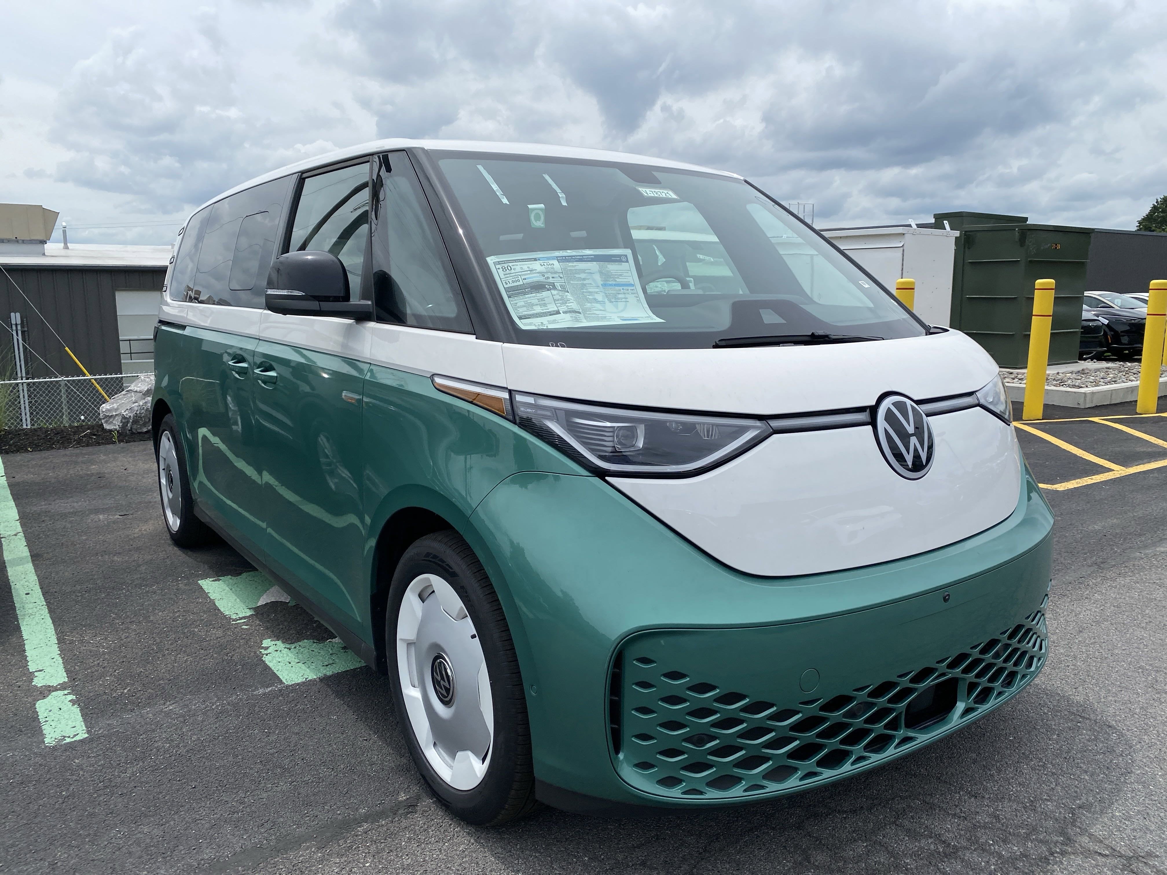 2025 Volkswagen ID. Buzz 1st Edition 4MOTION w/Two-Tone