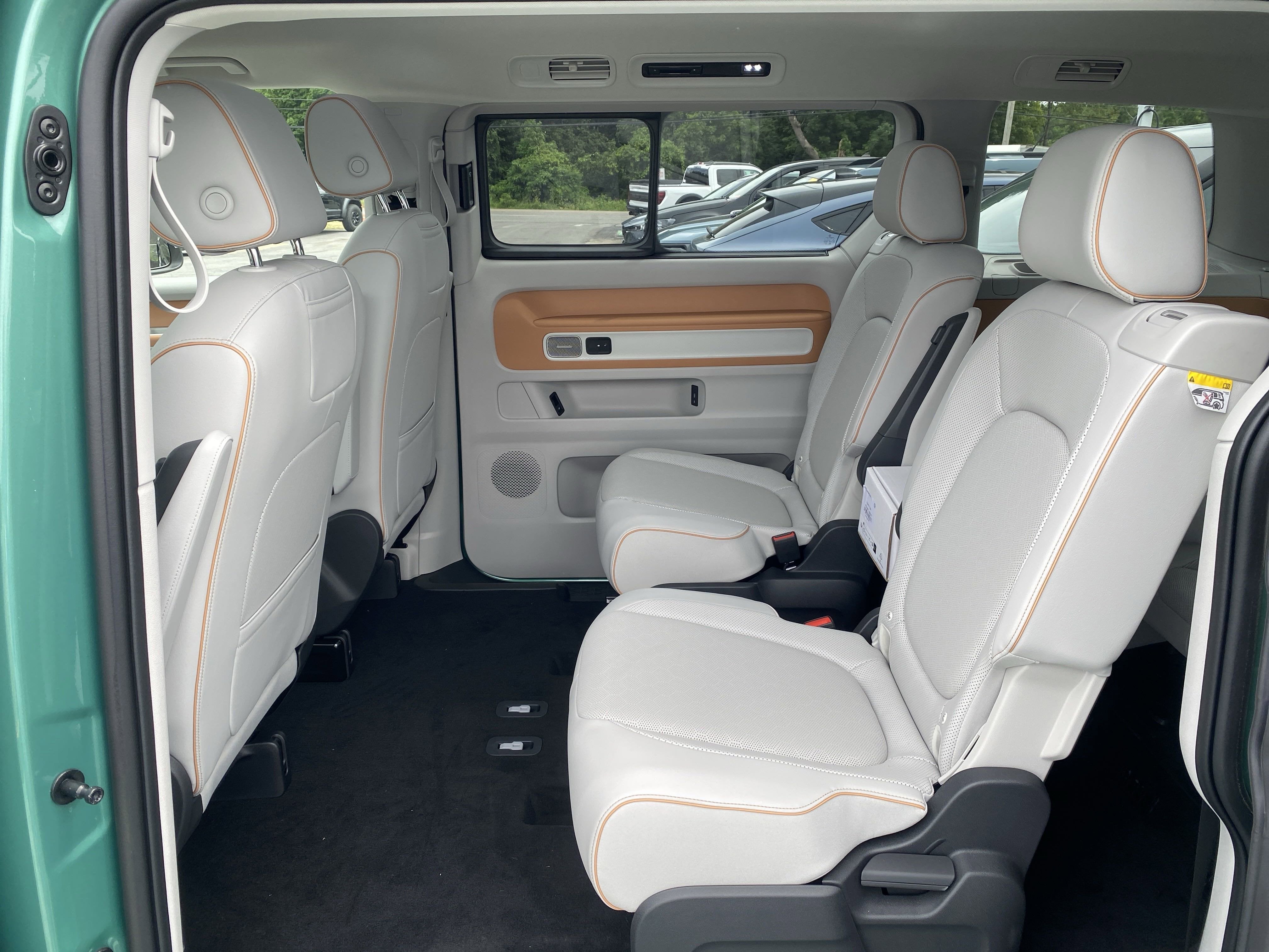 2025 Volkswagen ID. Buzz 1st Edition 4MOTION w/Two-Tone