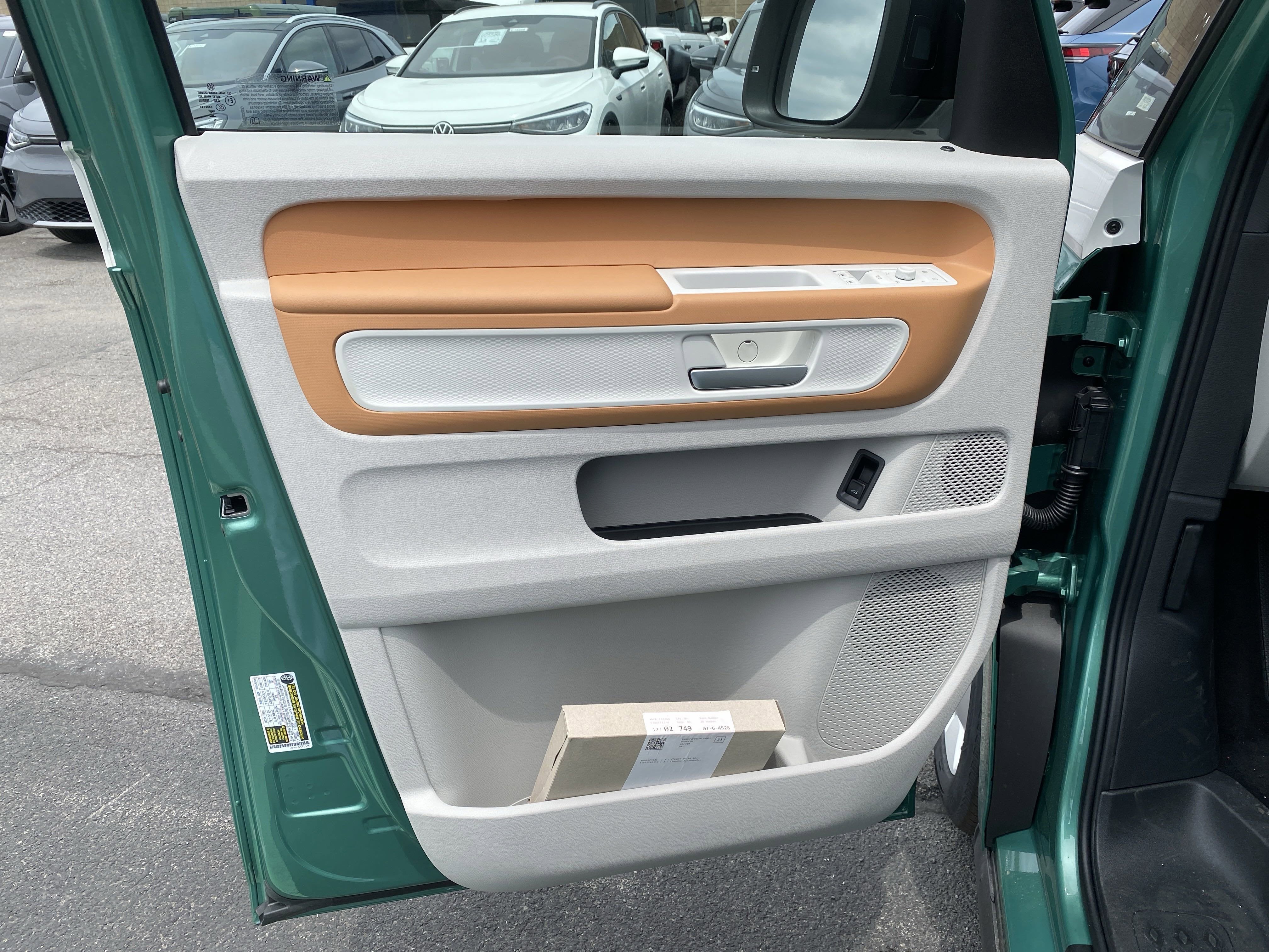 2025 Volkswagen ID. Buzz 1st Edition 4MOTION w/Two-Tone