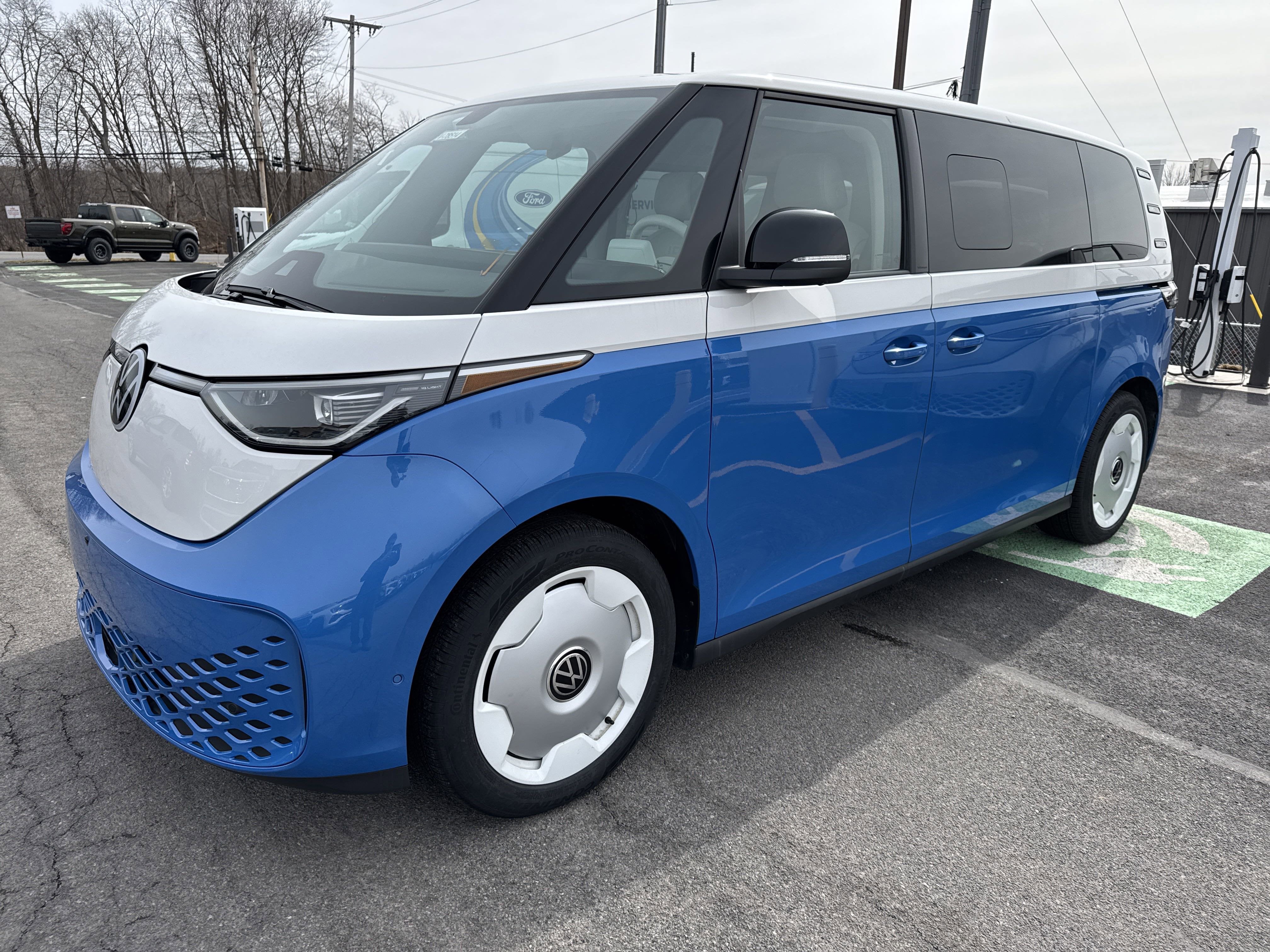 2025 Volkswagen ID. Buzz 1st Edition 4MOTION w/Two-Tone