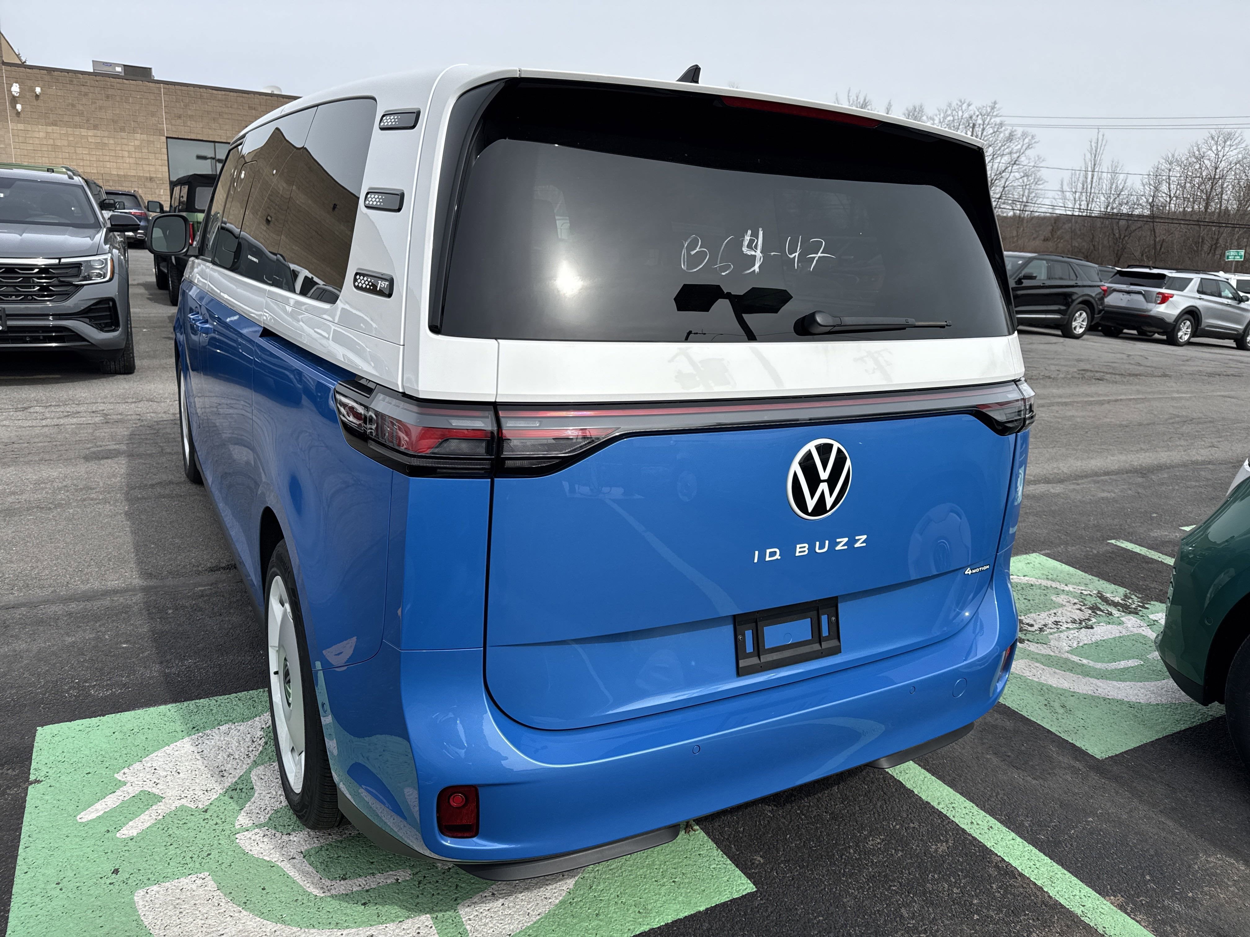 2025 Volkswagen ID. Buzz 1st Edition 4MOTION w/Two-Tone