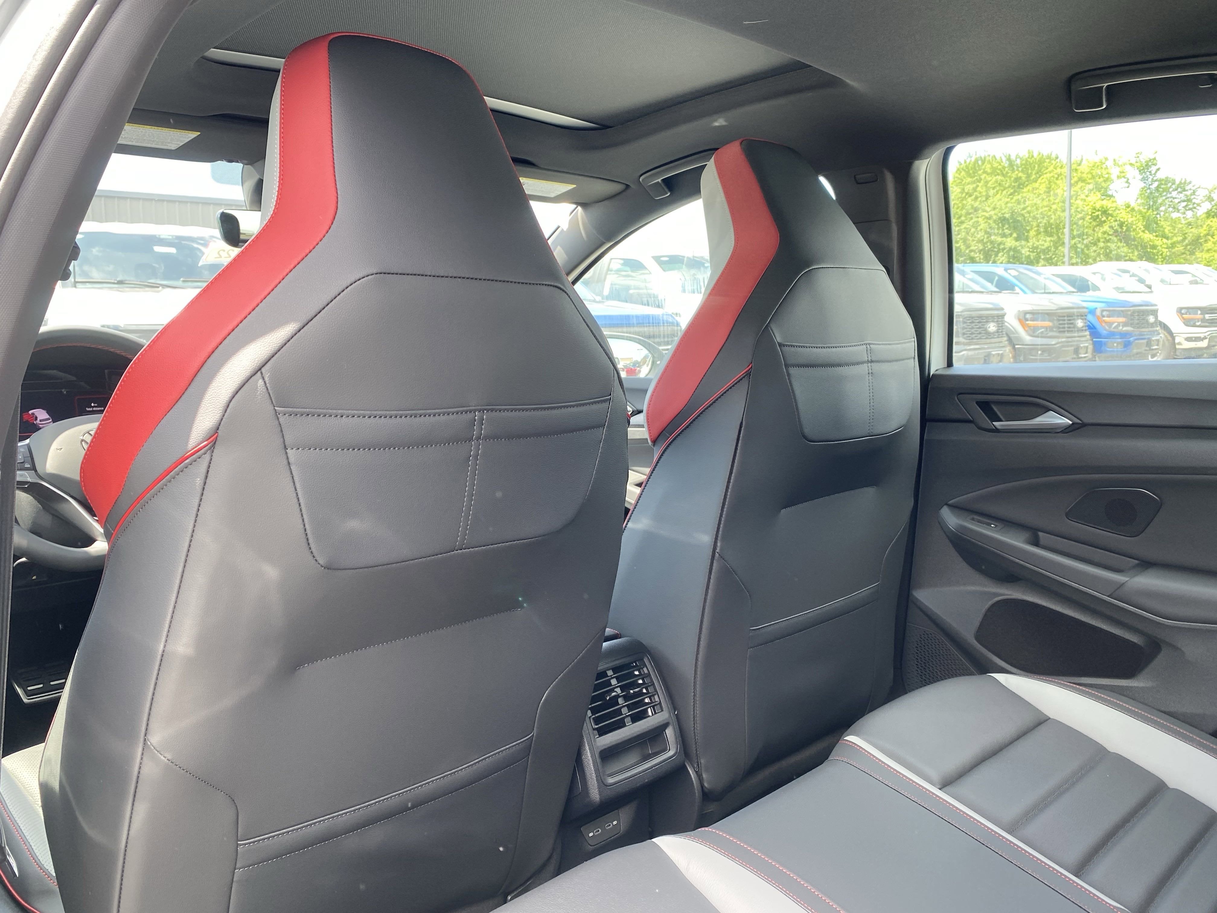 2025 Volkswagen Golf GTI SE