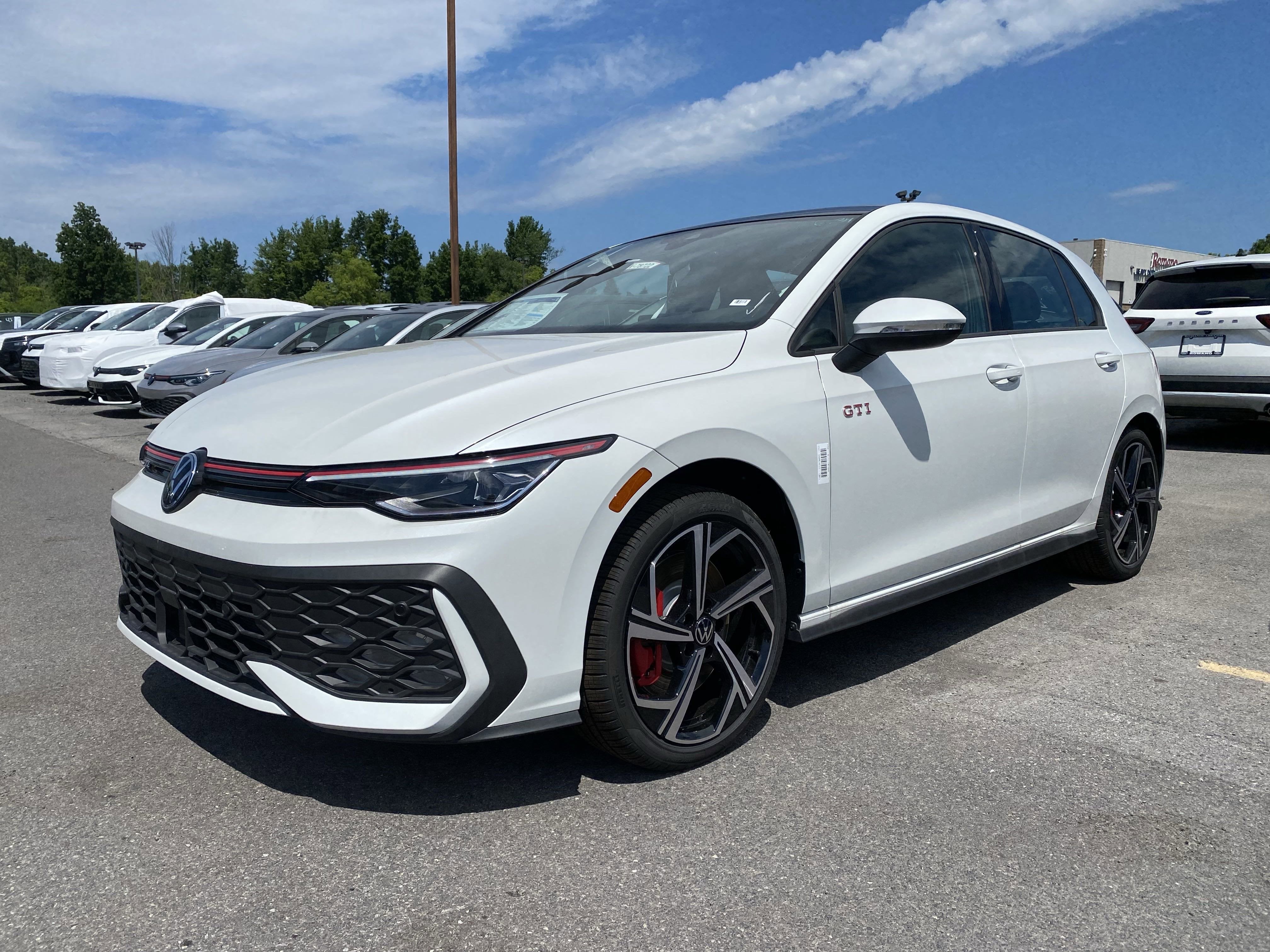 2025 Volkswagen Golf GTI SE