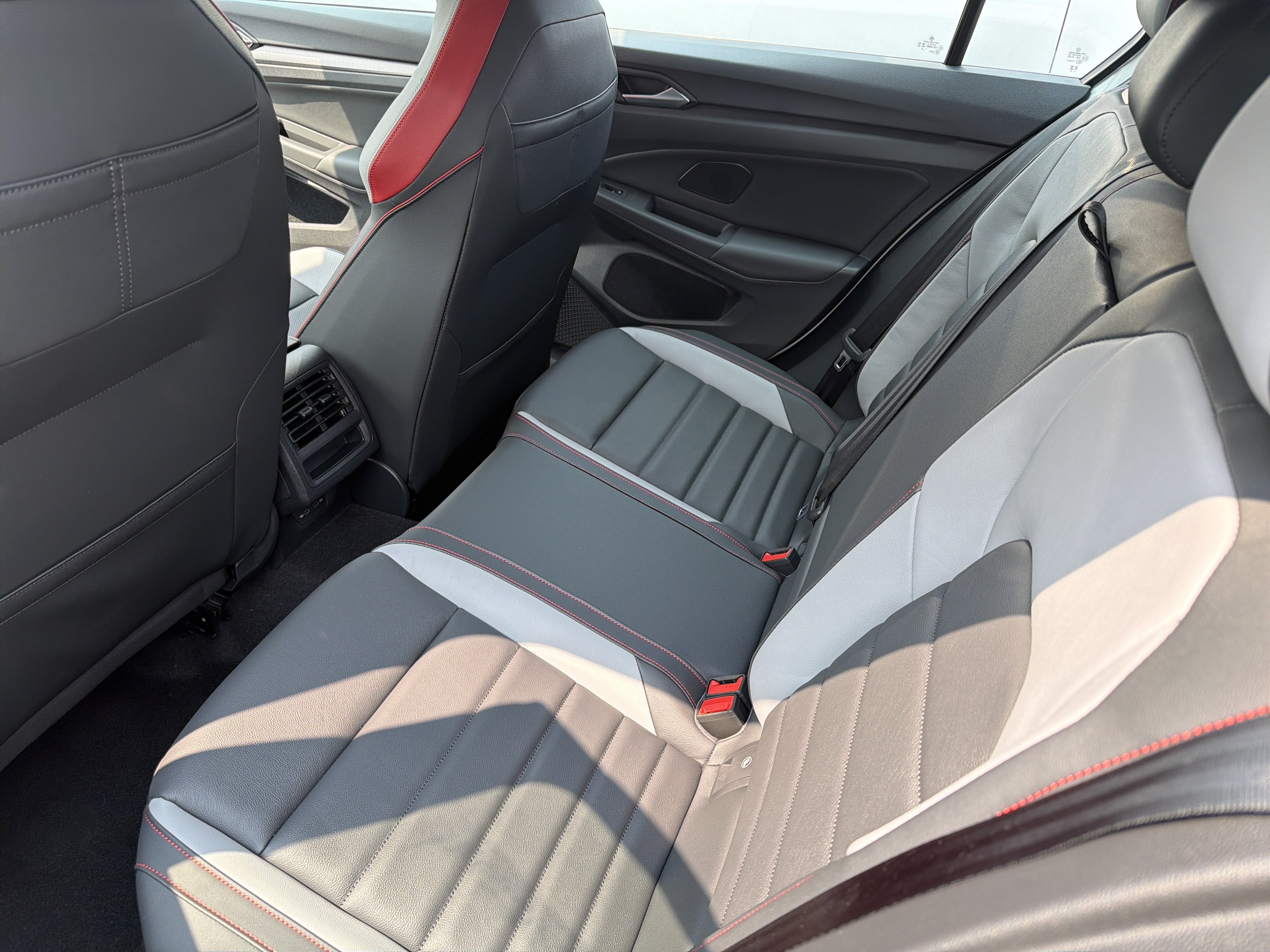 2026 Volkswagen Golf GTI SE