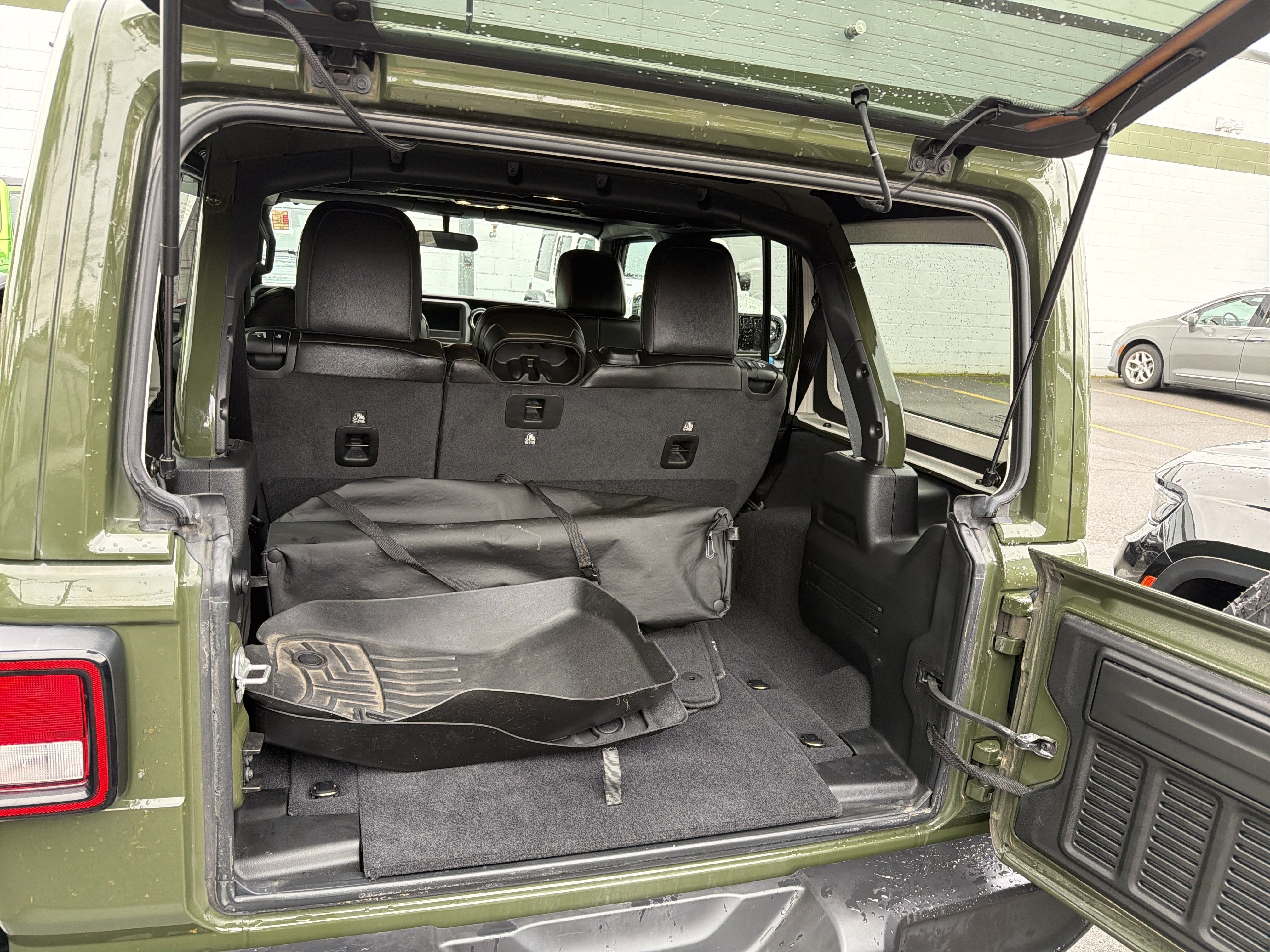 2021 Jeep Wrangler Unlimited Sahara Altitude