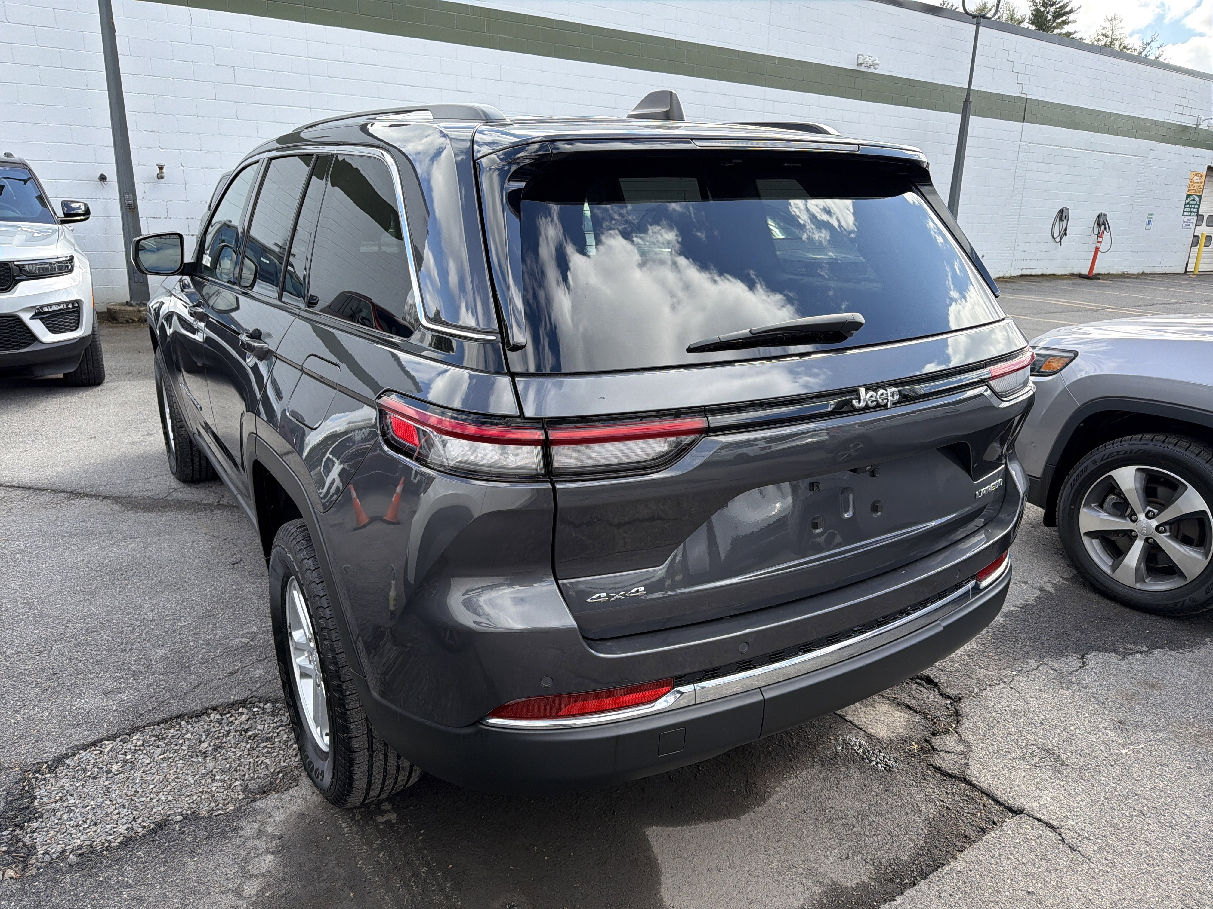 2023 Jeep Grand Cherokee Laredo