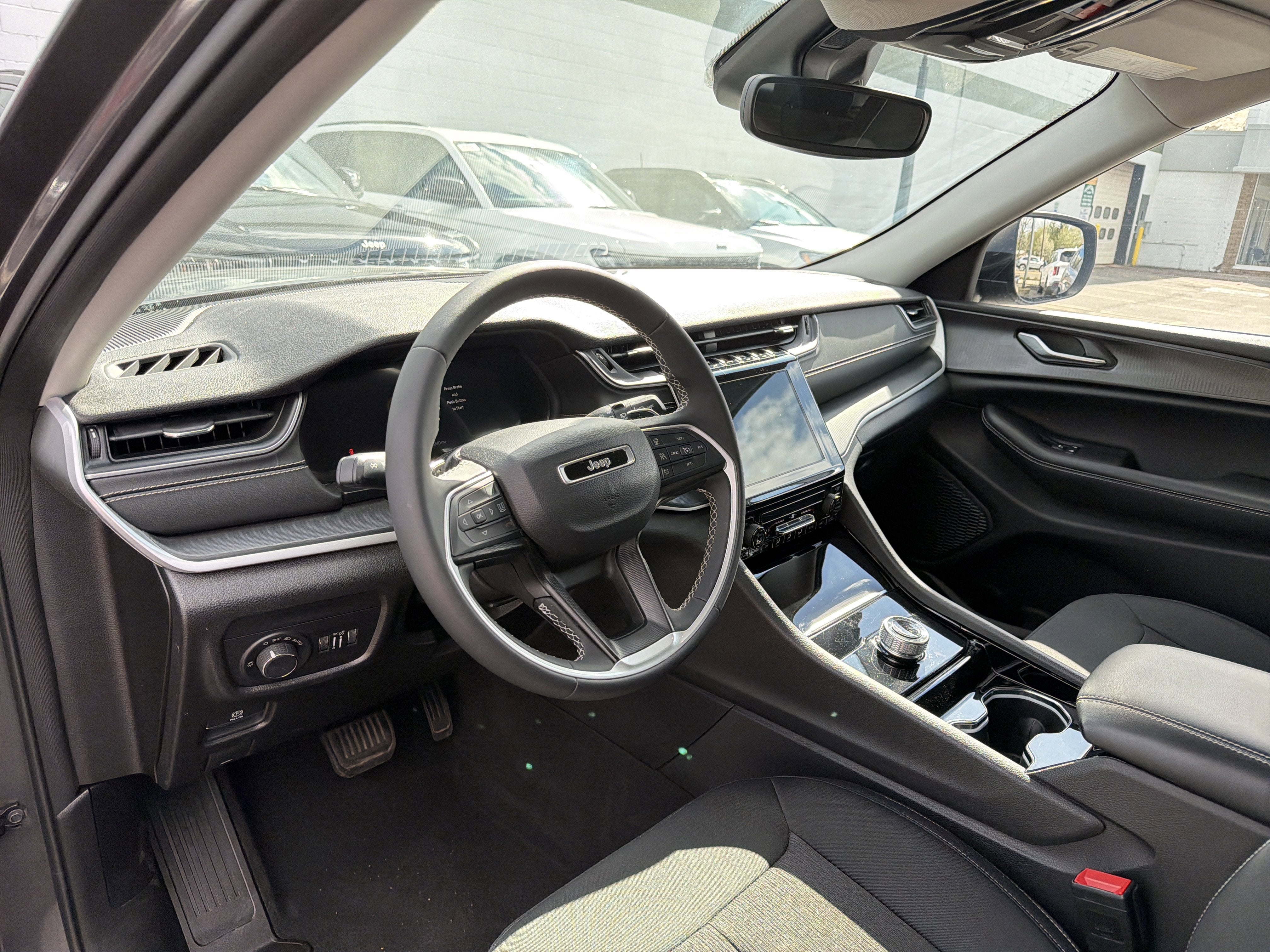 2023 Jeep Grand Cherokee Laredo