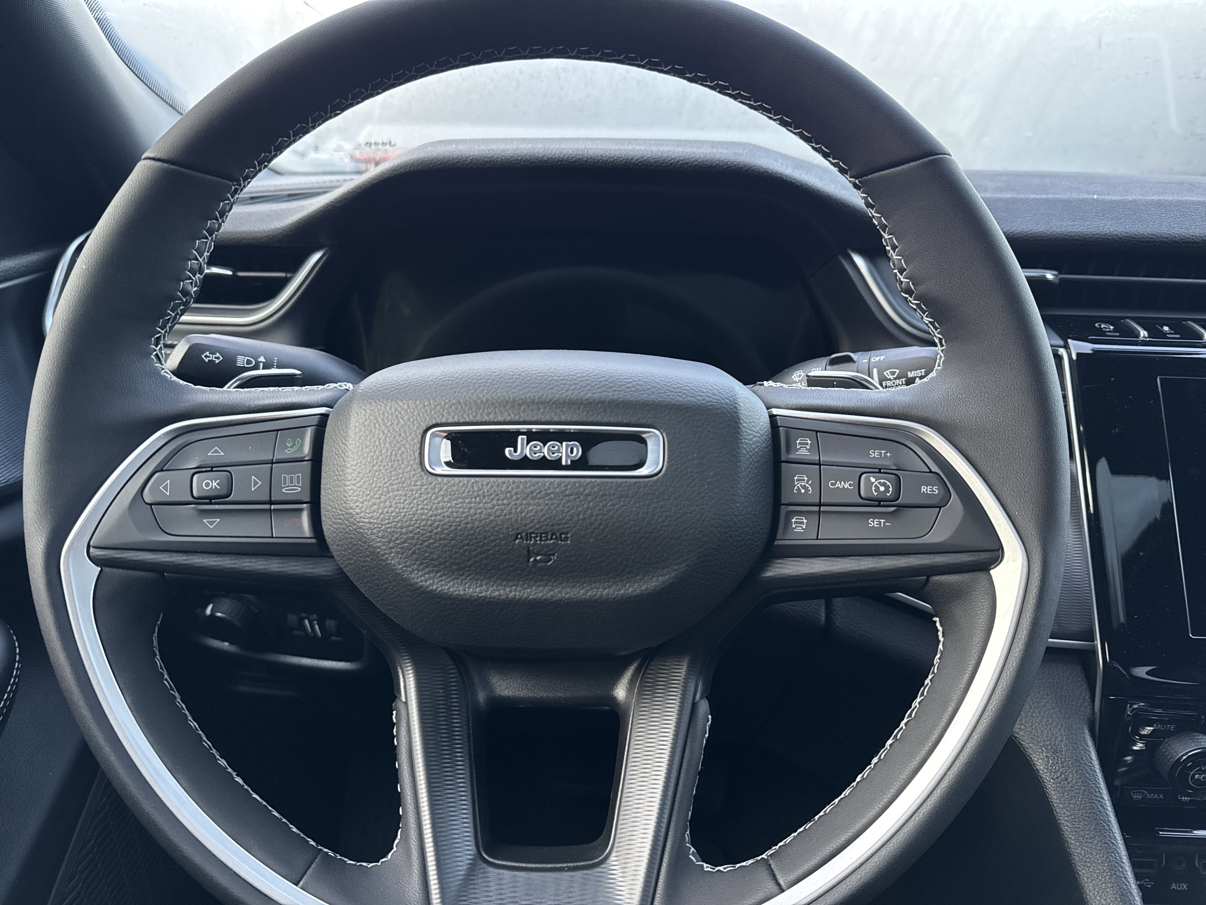 2025 Jeep Grand Cherokee GRAND CHEROKEE LAREDO X 4X4