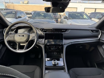 2025 Jeep Grand Cherokee GRAND CHEROKEE LAREDO X 4X4