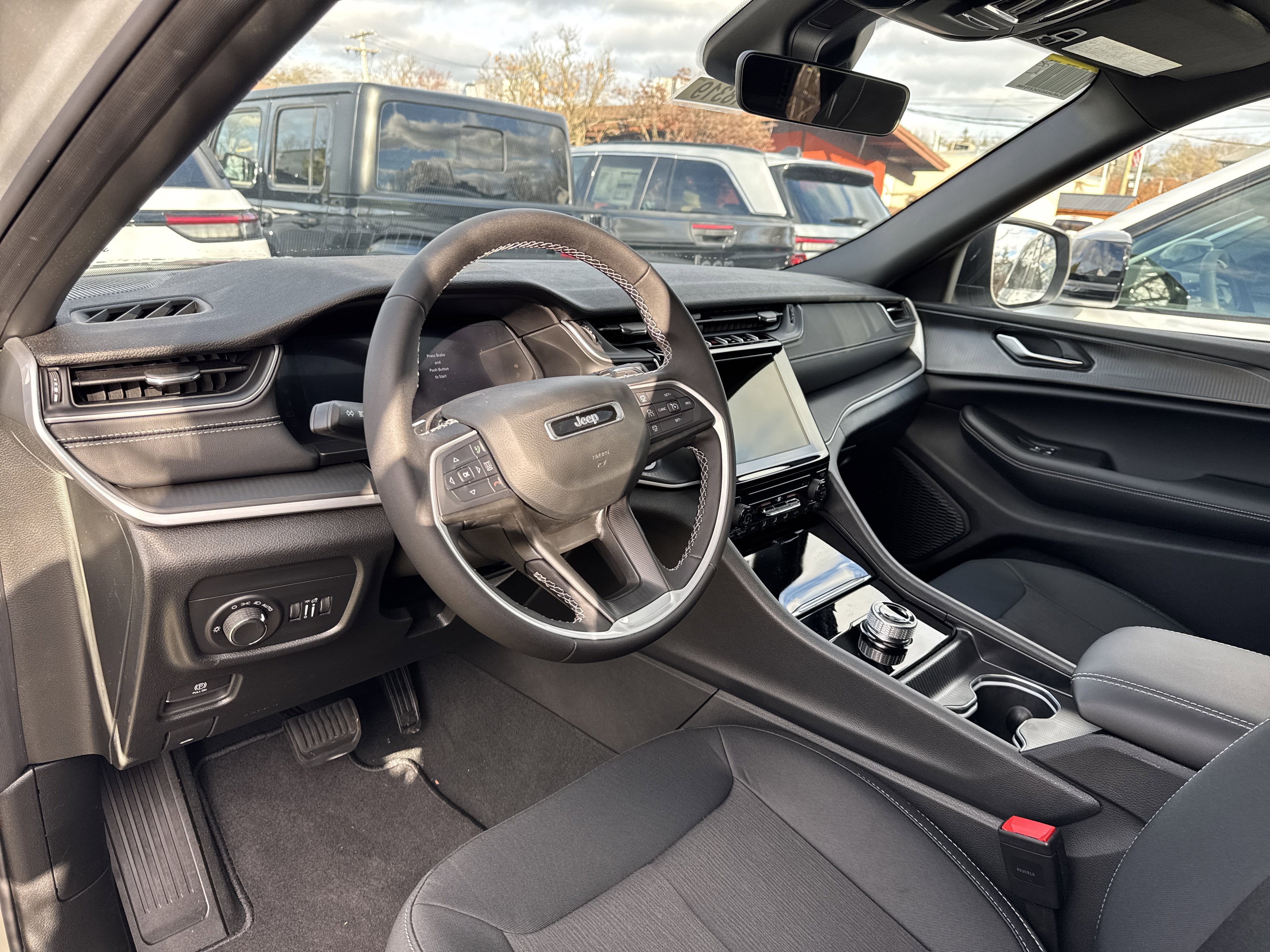 2025 Jeep Grand Cherokee Laredo X