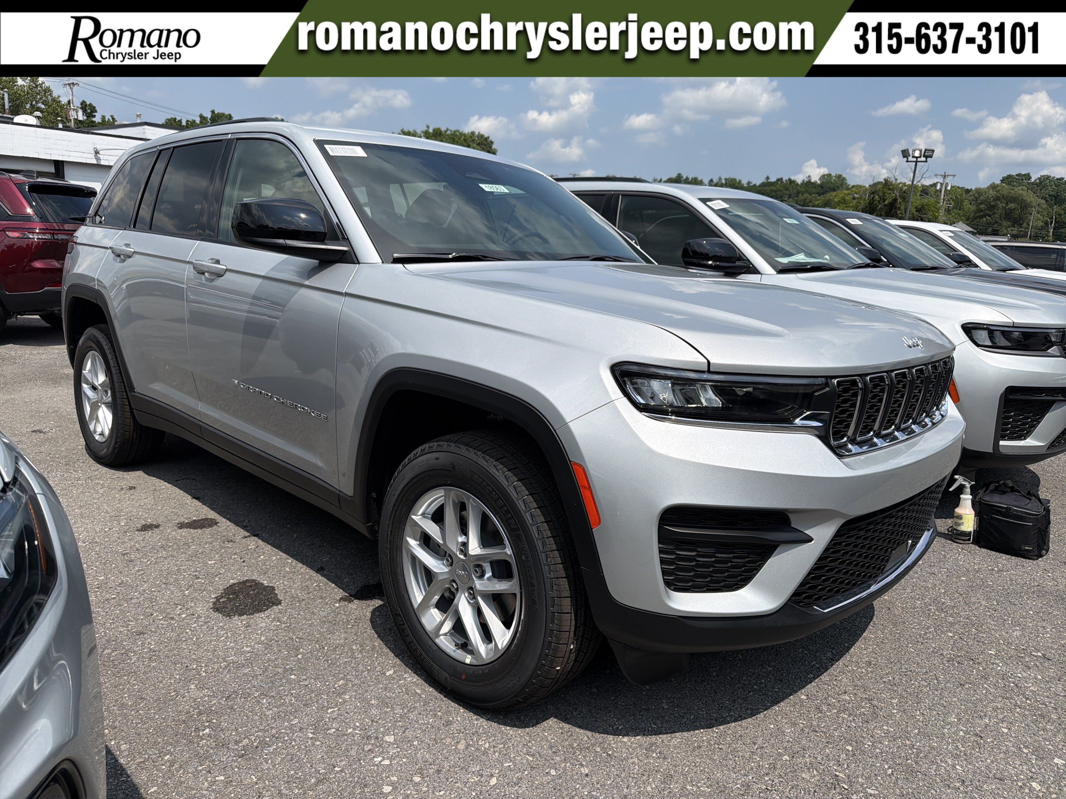 2026 Jeep Grand Cherokee Laredo