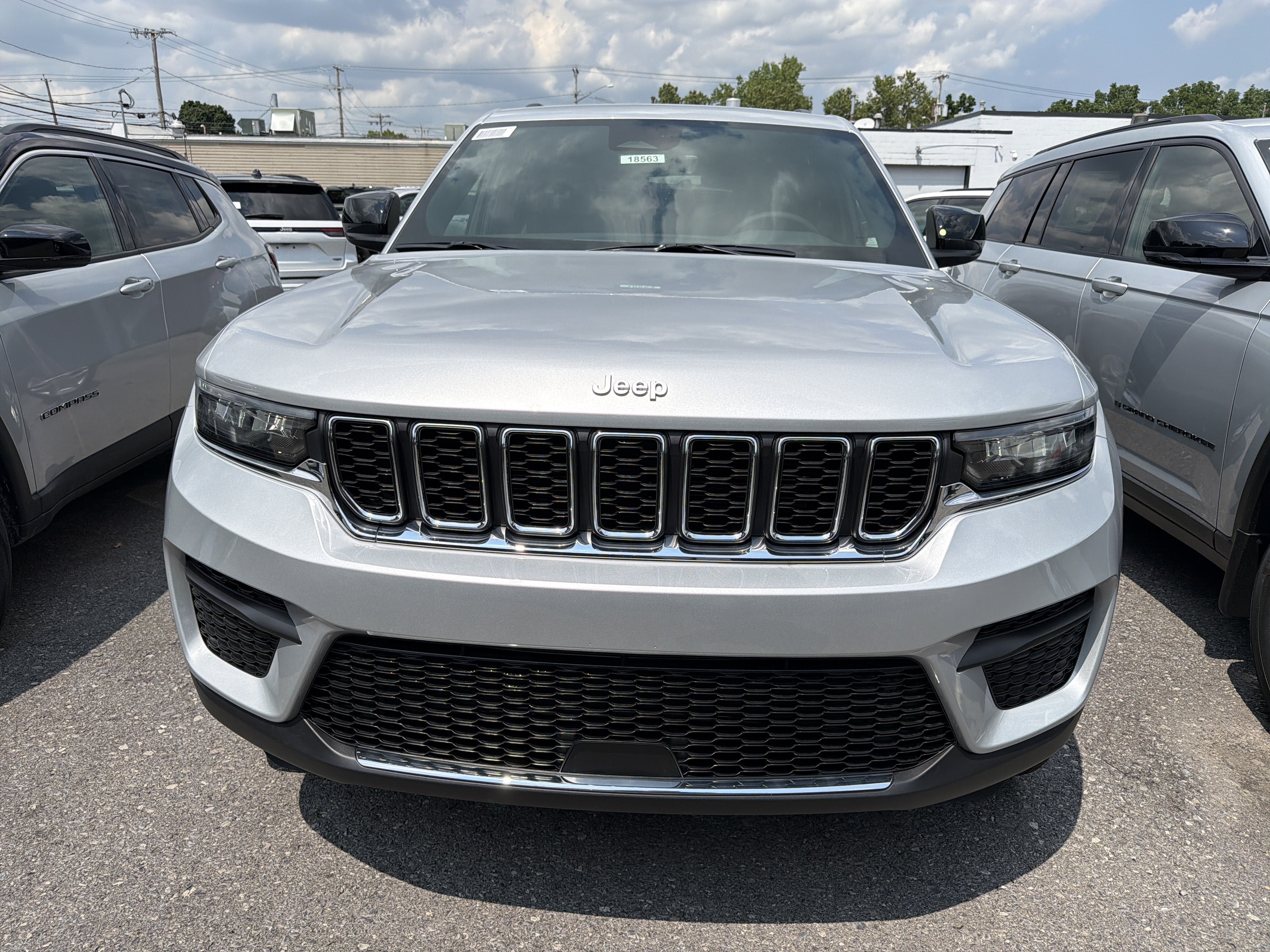 2026 Jeep Grand Cherokee Laredo
