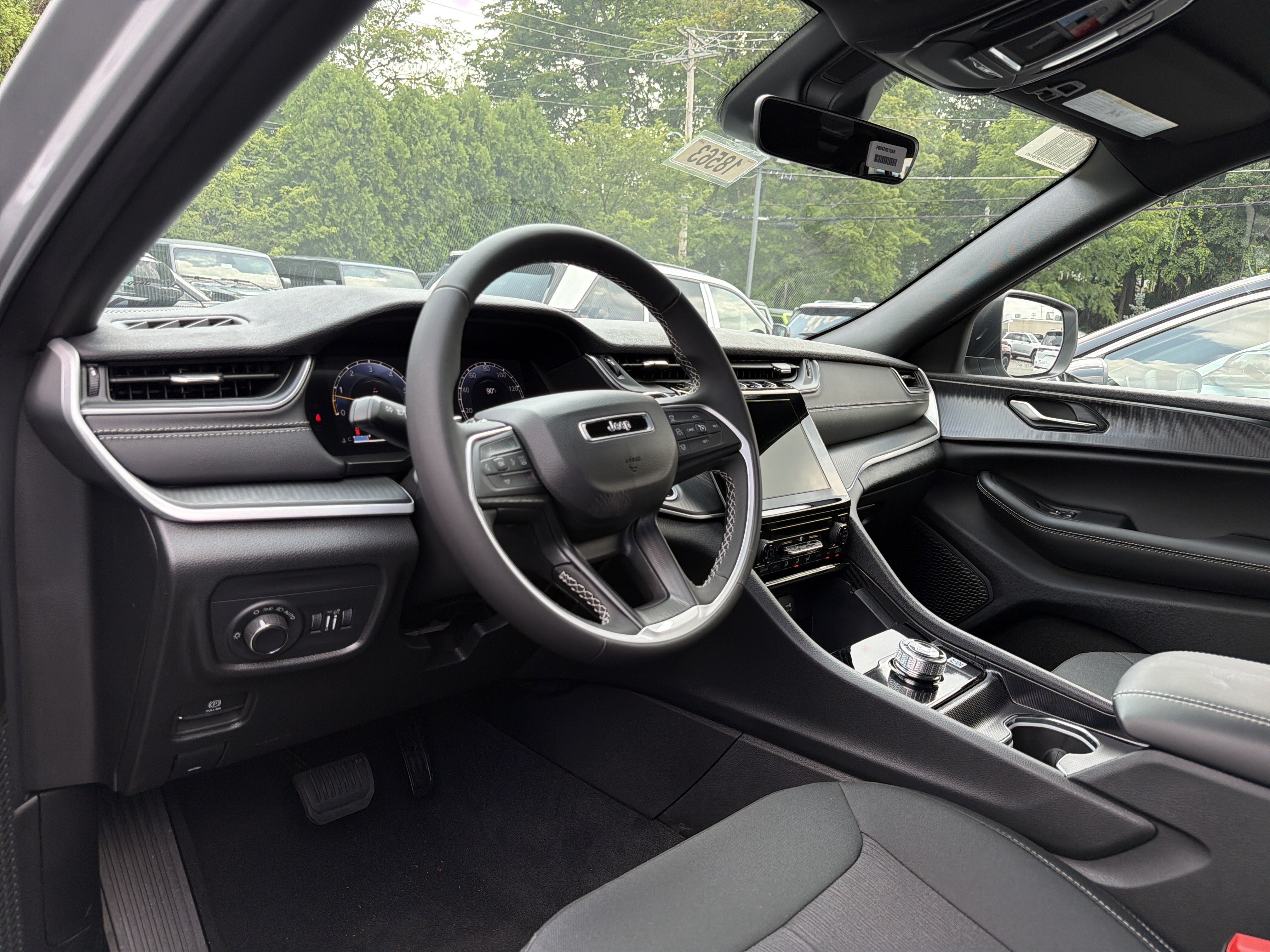 2026 Jeep Grand Cherokee Laredo