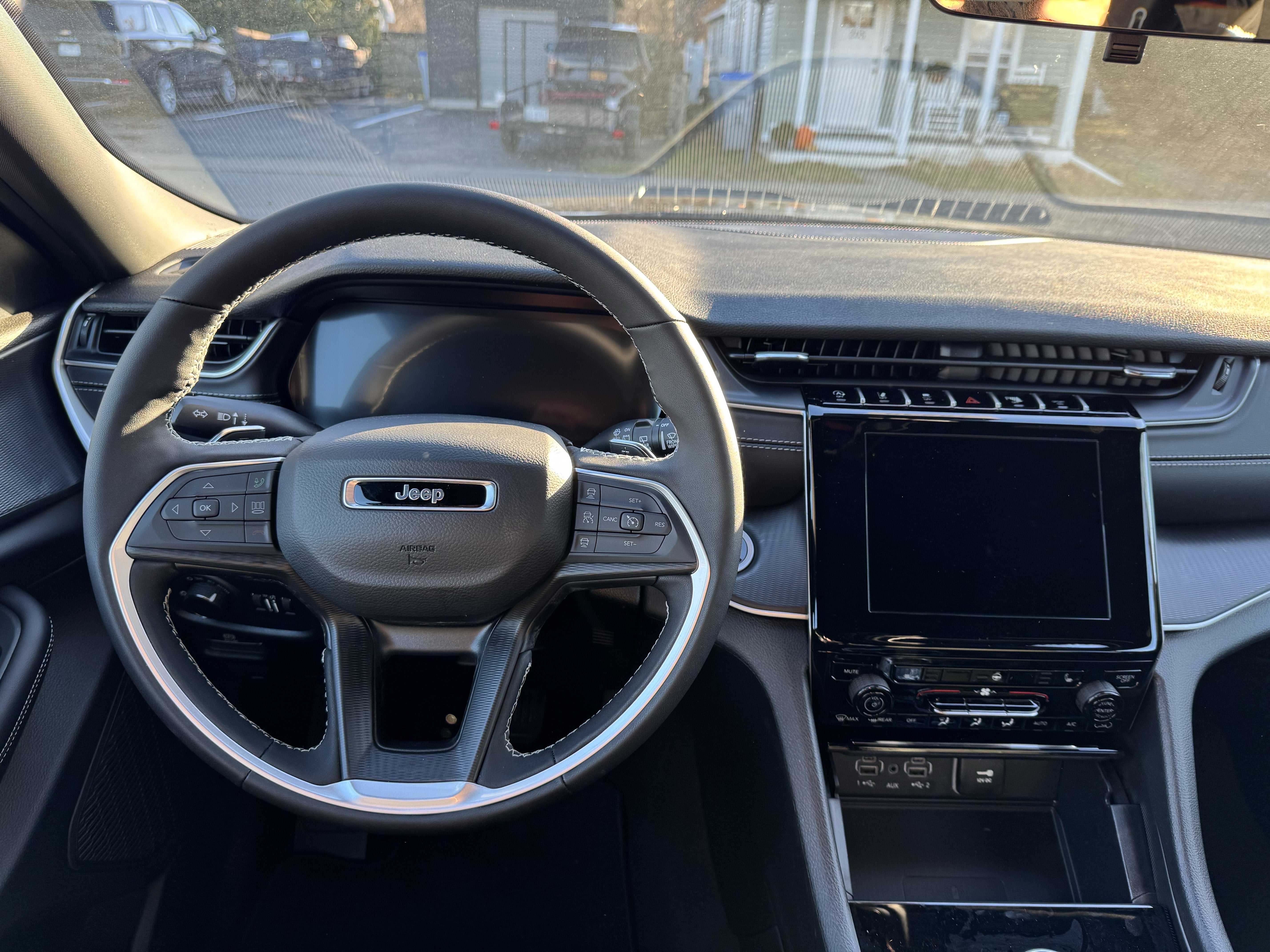 2025 Jeep Grand Cherokee GRAND CHEROKEE LAREDO X 4X4