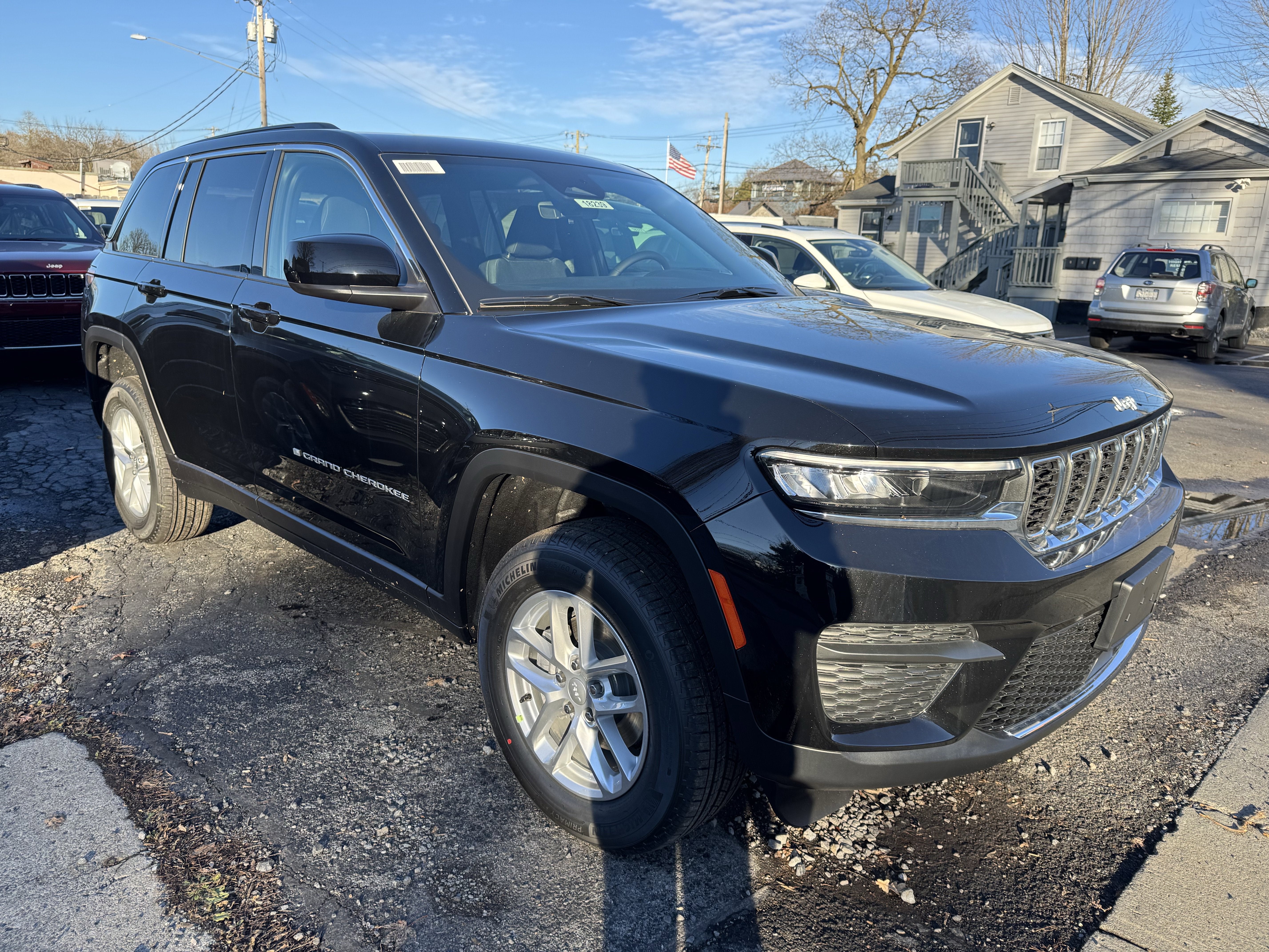 2025 Jeep Grand Cherokee GRAND CHEROKEE LAREDO X 4X4