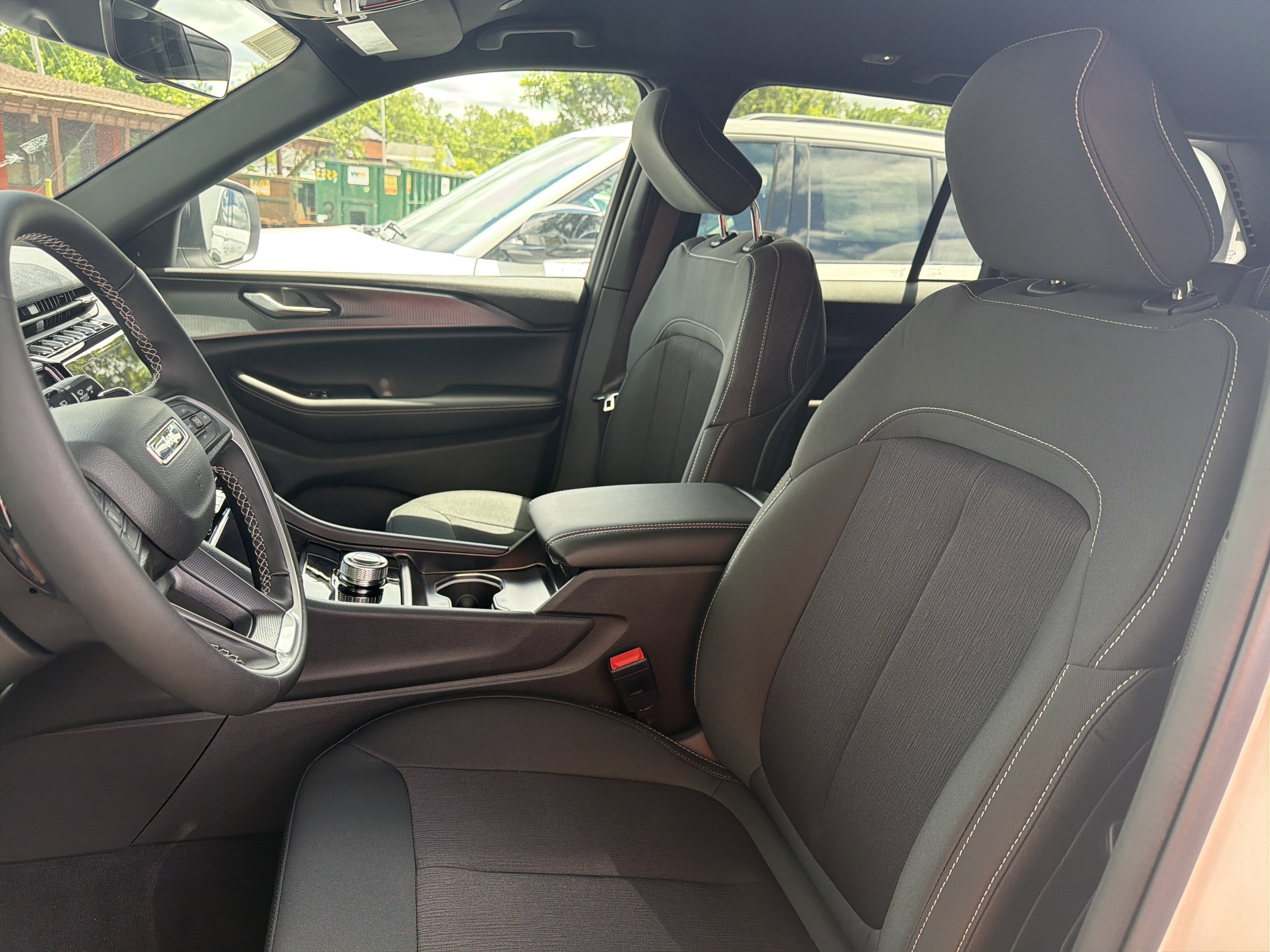 2026 Jeep Grand Cherokee Laredo - Photo 10
