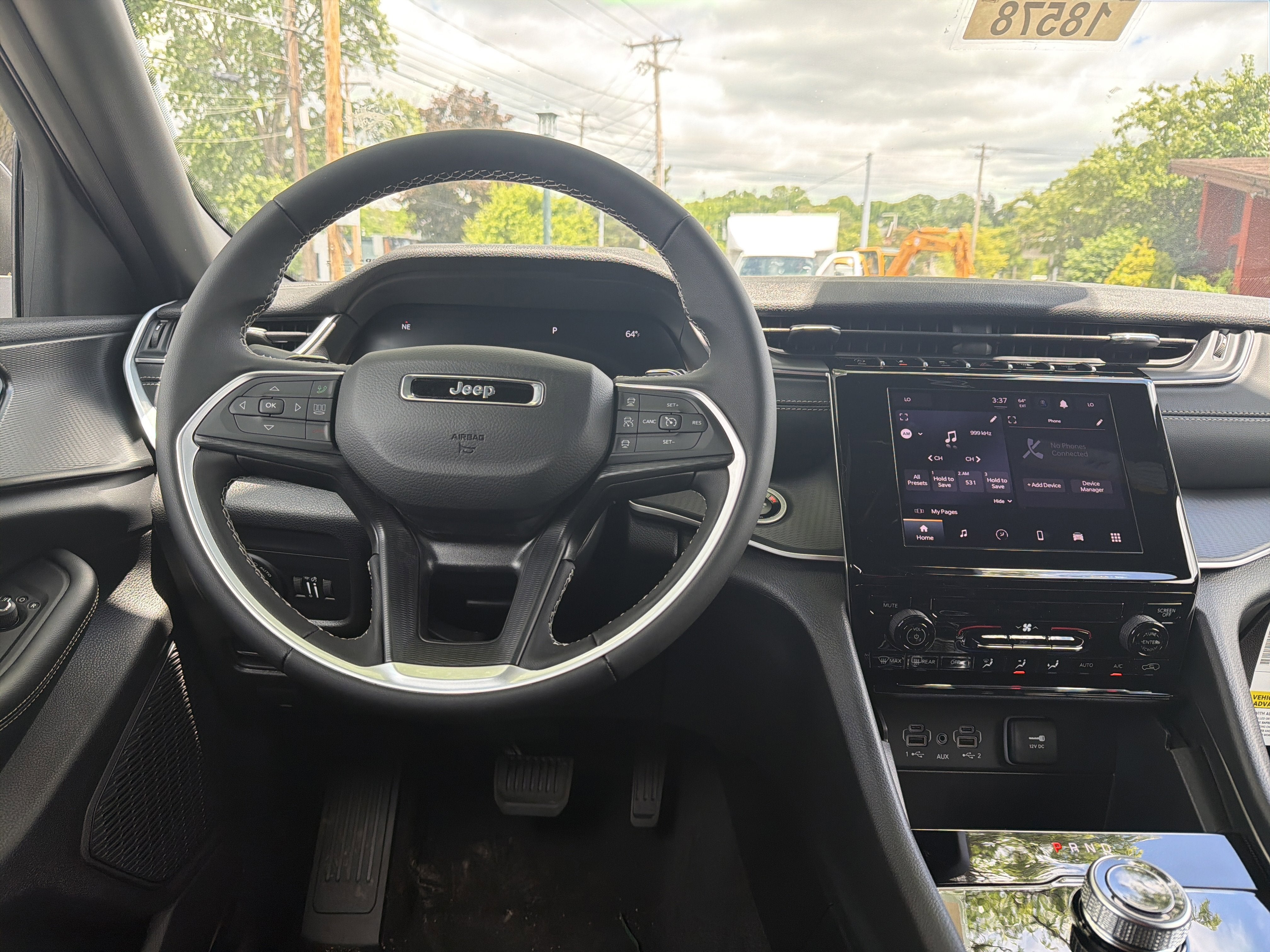 2026 Jeep Grand Cherokee Laredo - Photo 13