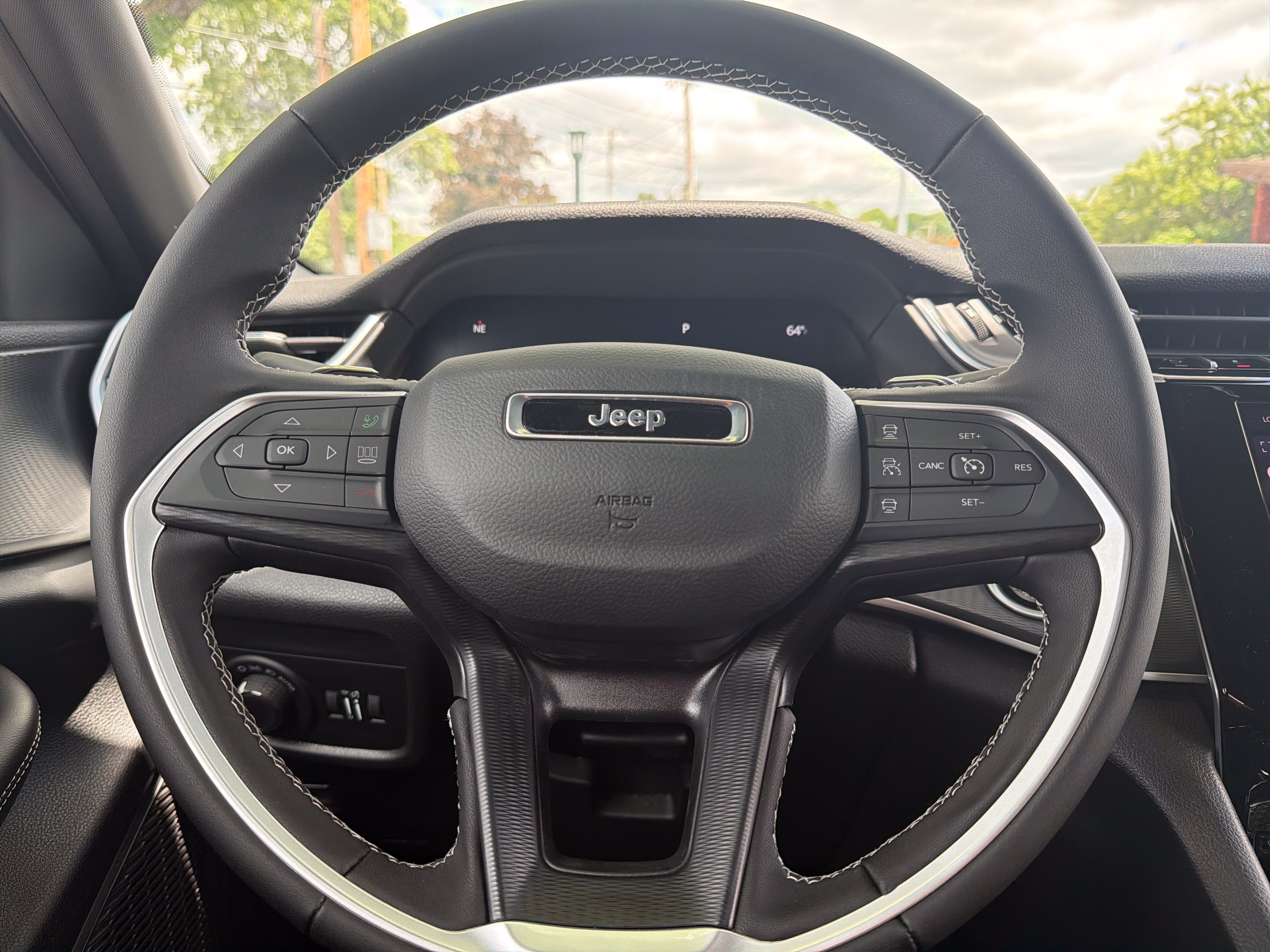 2026 Jeep Grand Cherokee Laredo - Photo 14