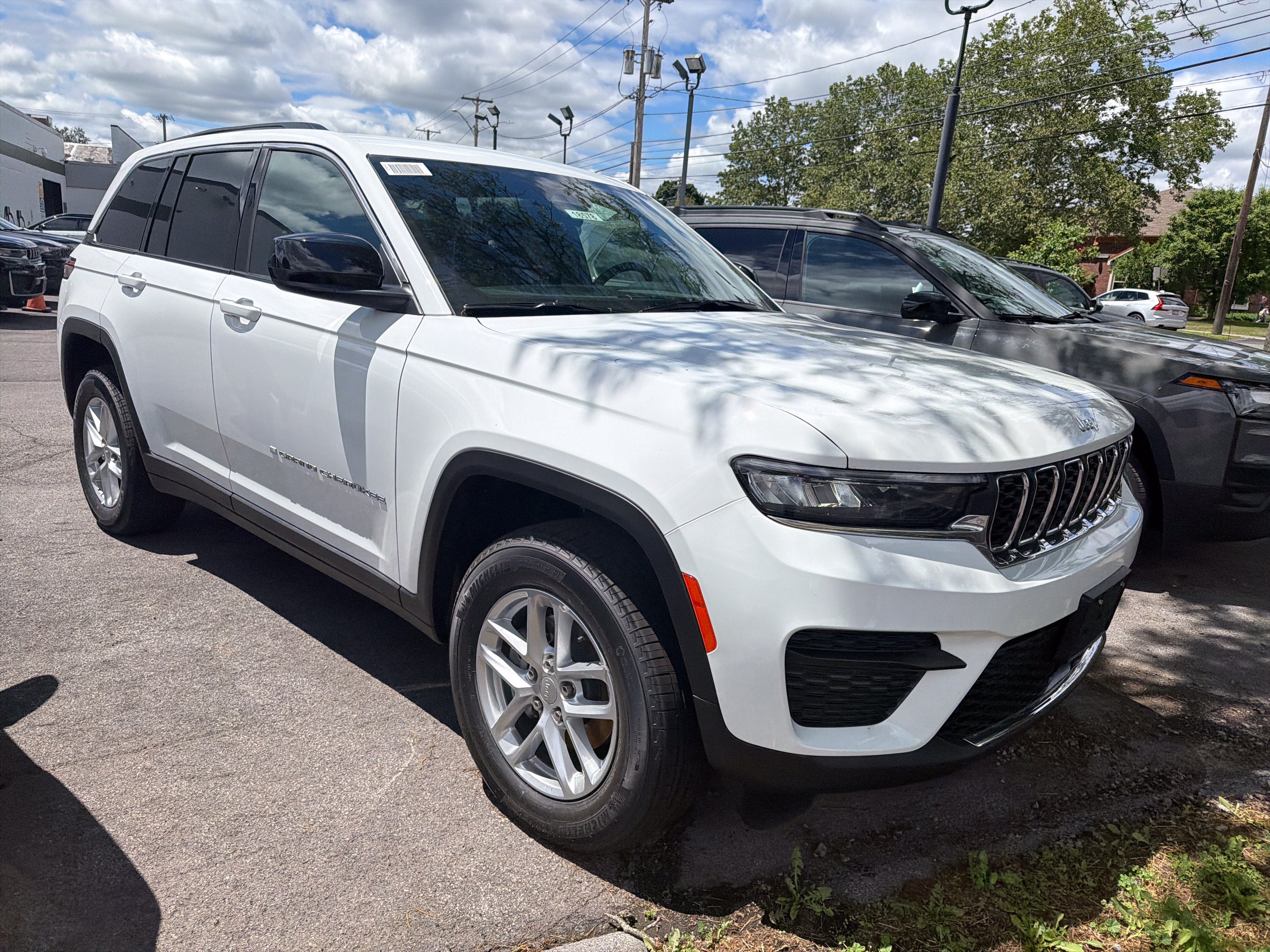 2026 Jeep Grand Cherokee Laredo - Photo 2