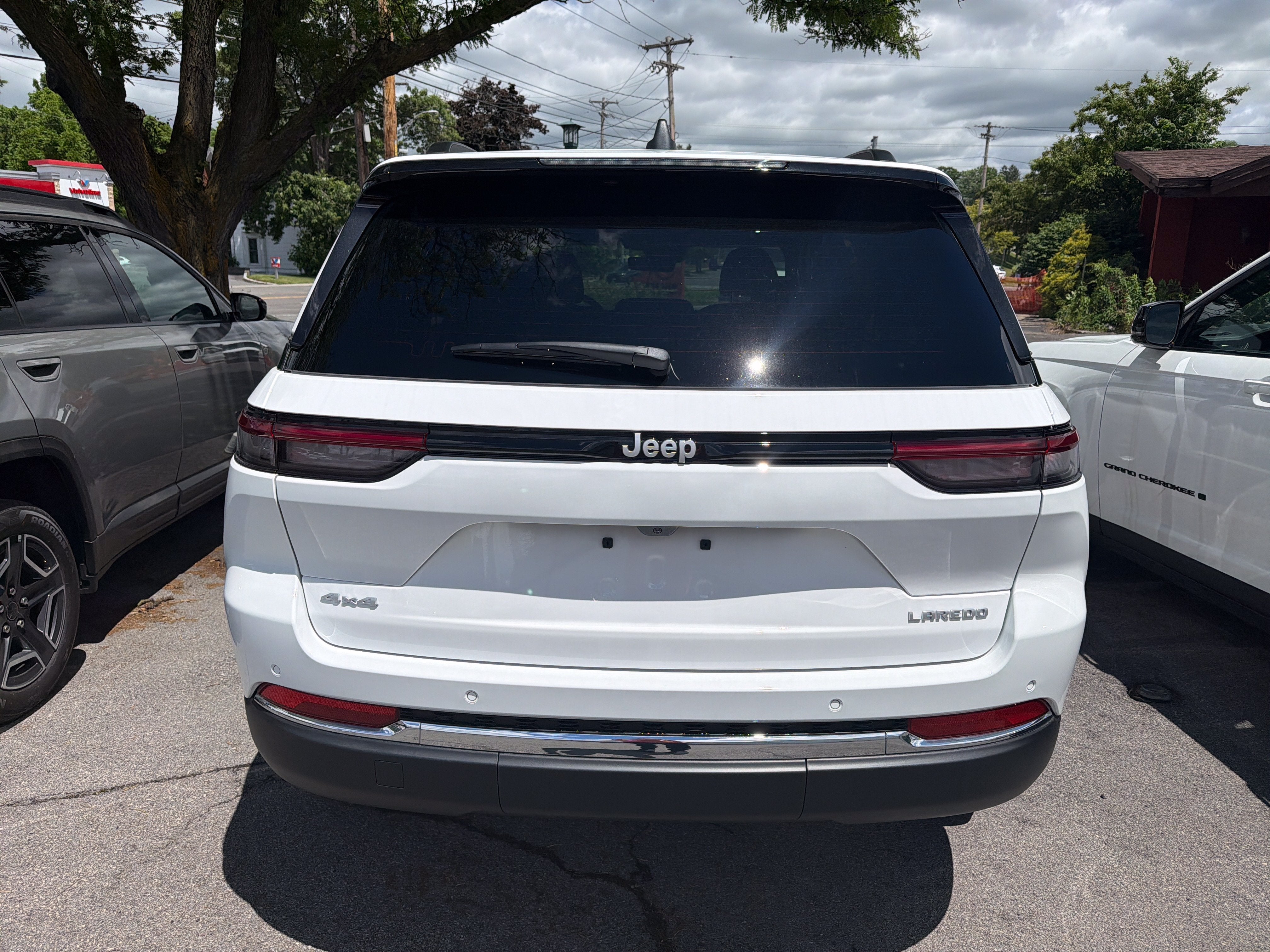 2026 Jeep Grand Cherokee Laredo - Photo 6