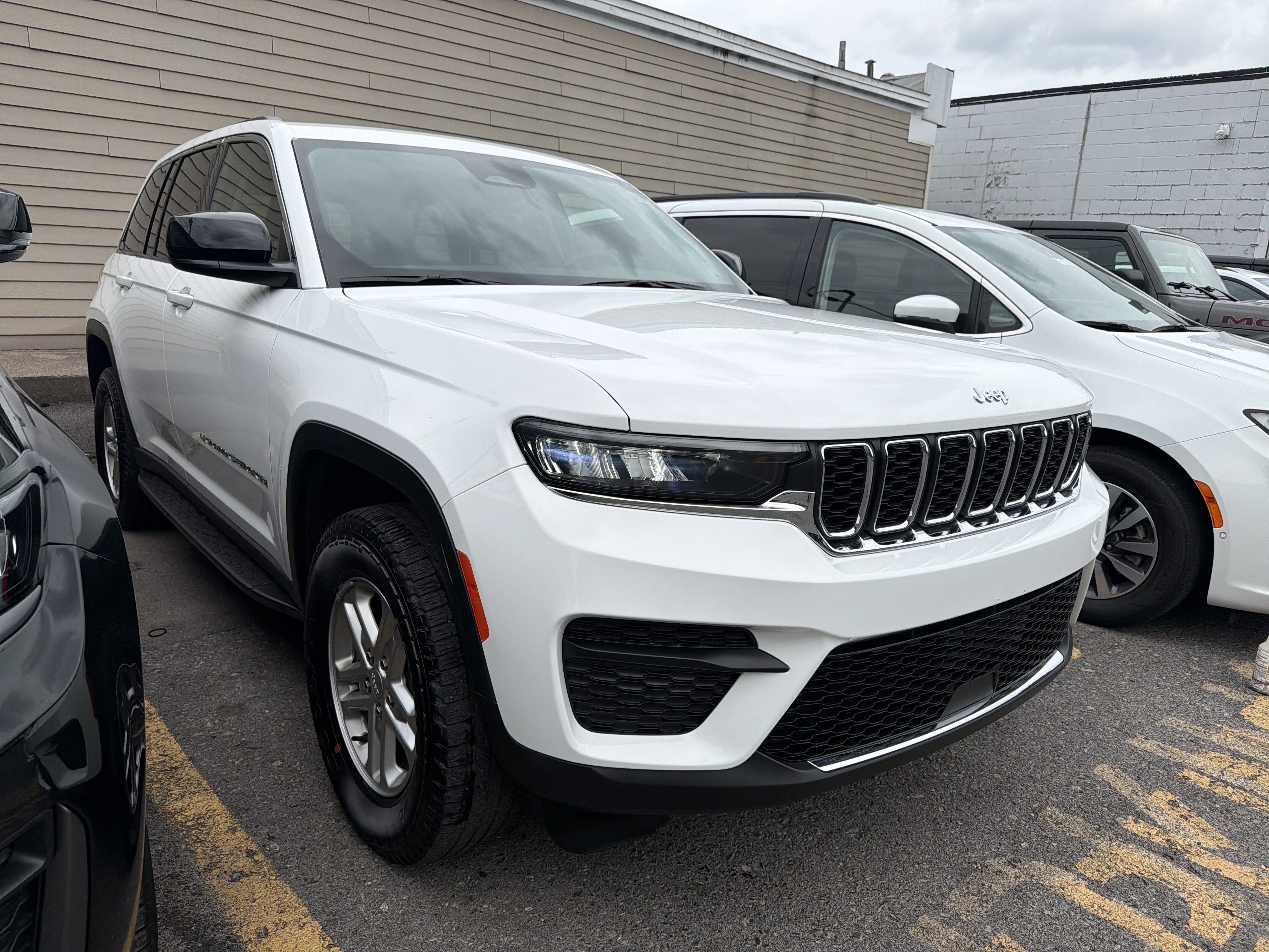 2023 Jeep Grand Cherokee Laredo