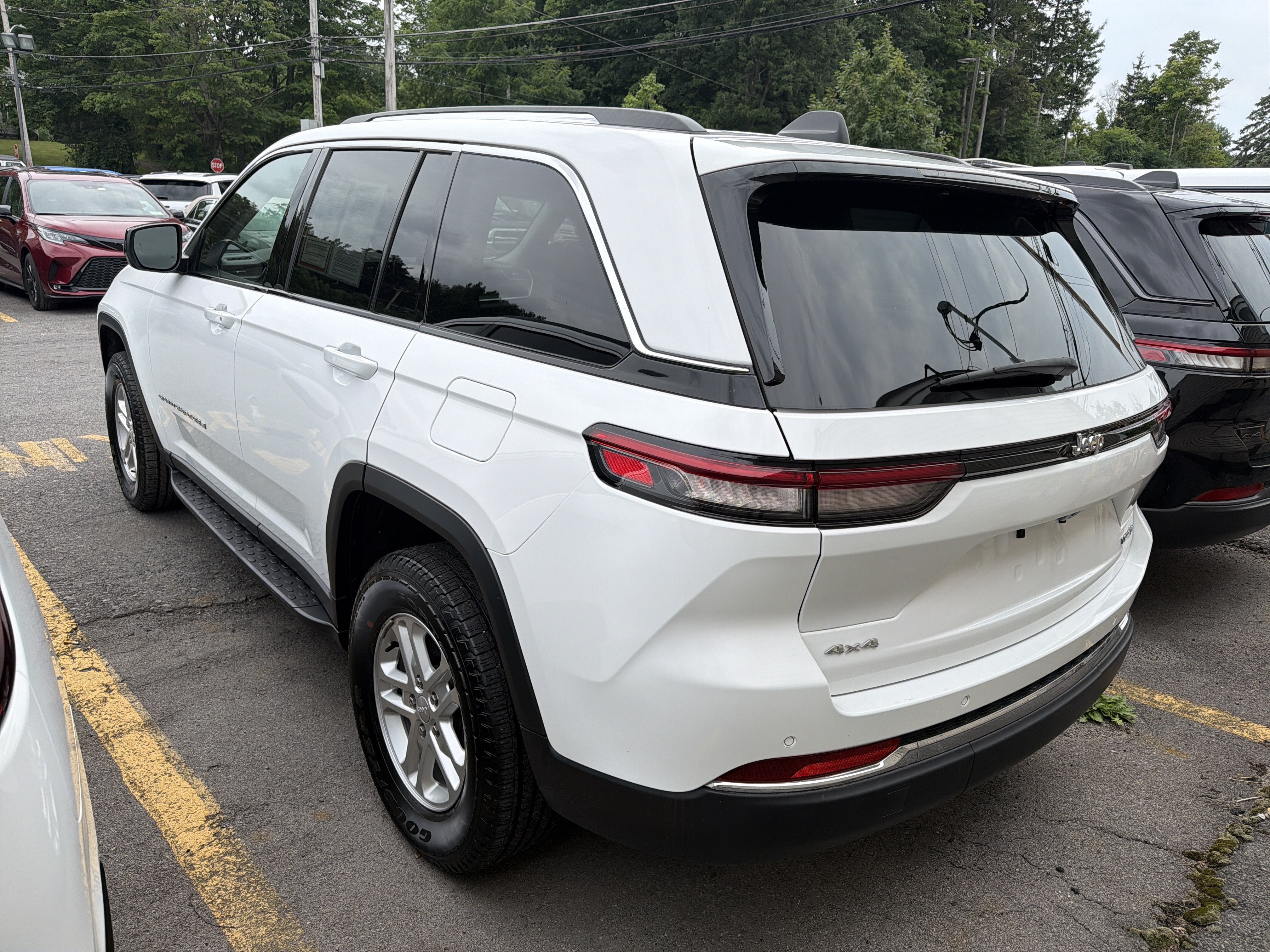 2023 Jeep Grand Cherokee Laredo