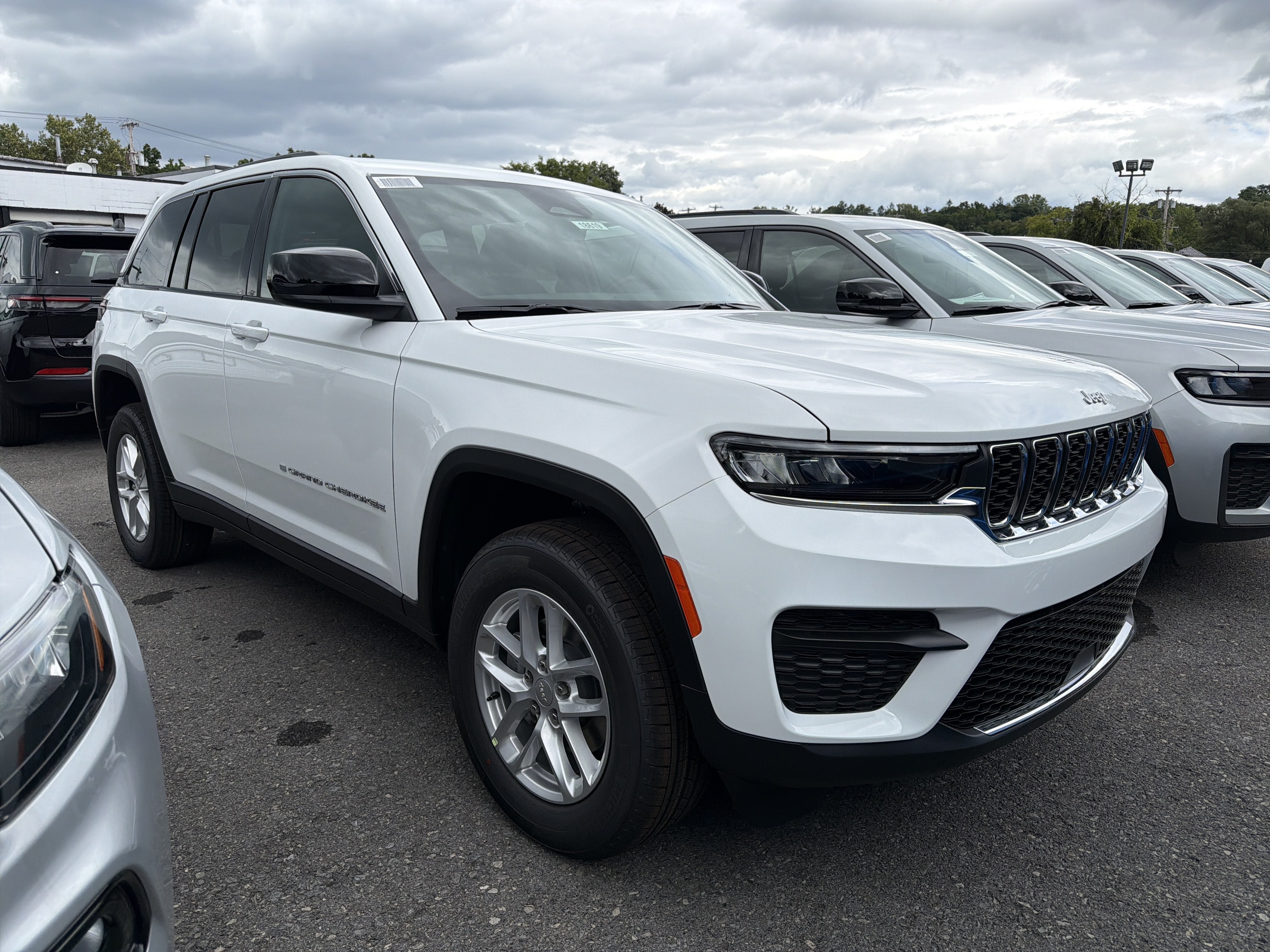 2026 Jeep Grand Cherokee Laredo
