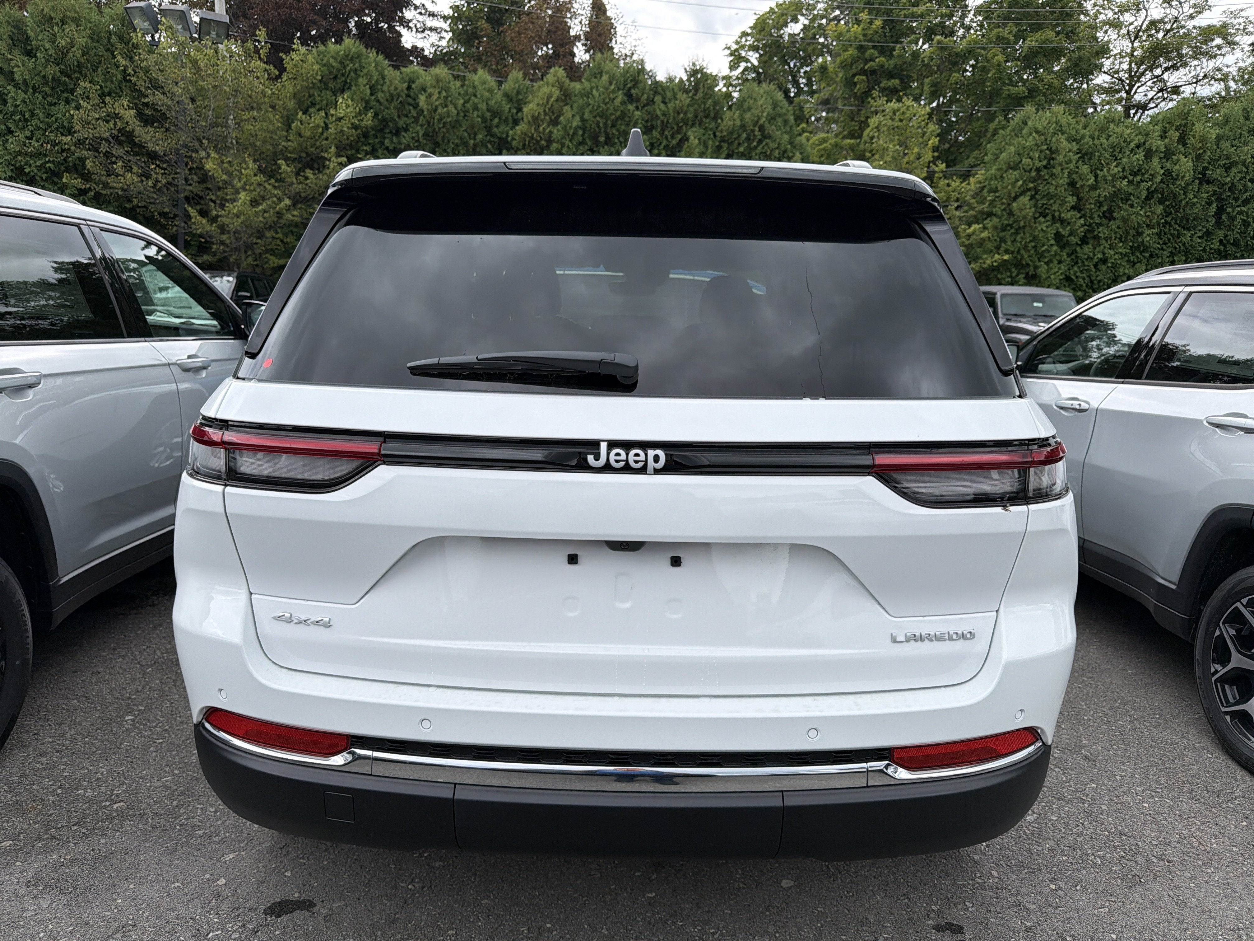 2026 Jeep Grand Cherokee Laredo