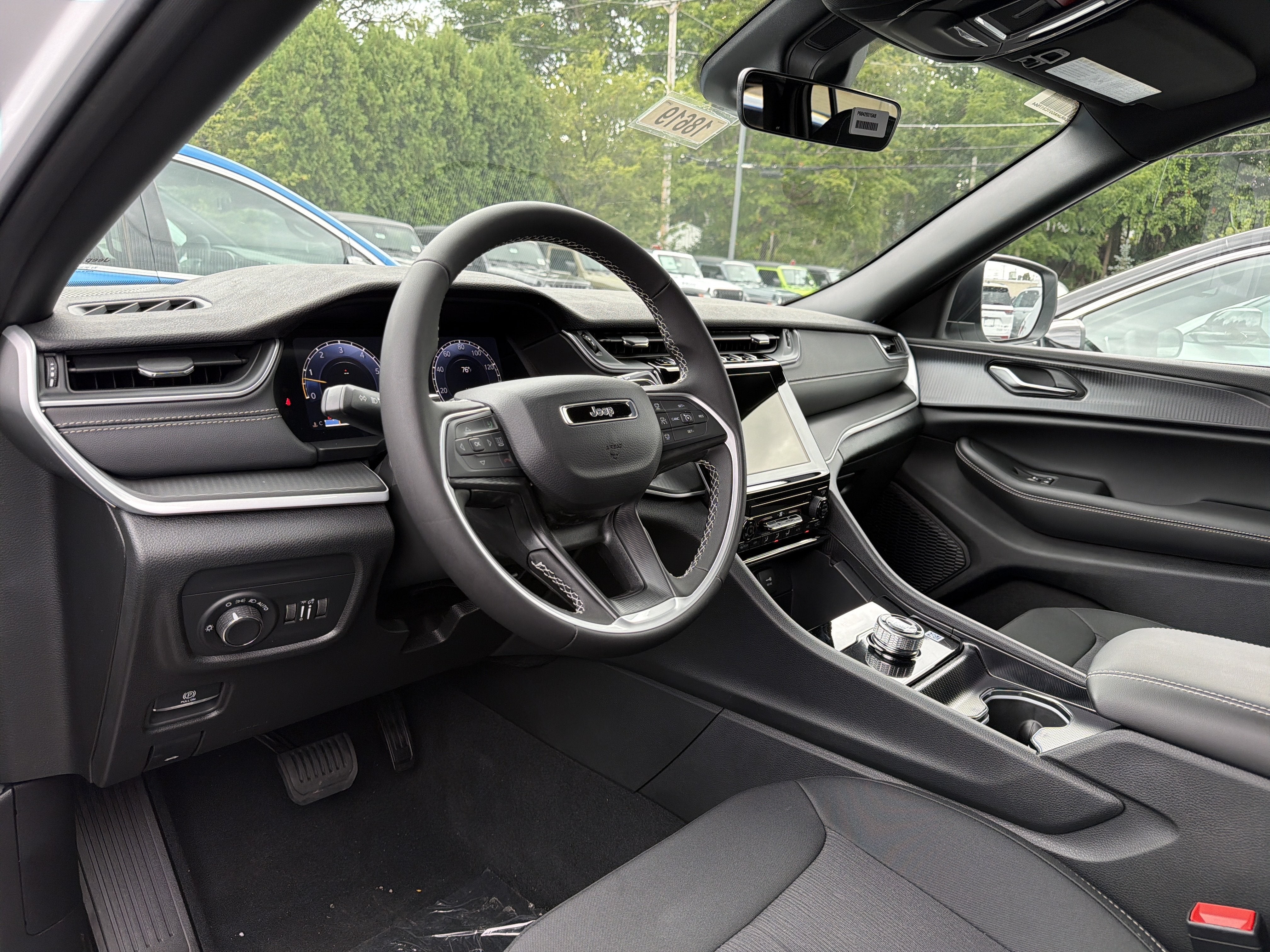 2026 Jeep Grand Cherokee Laredo