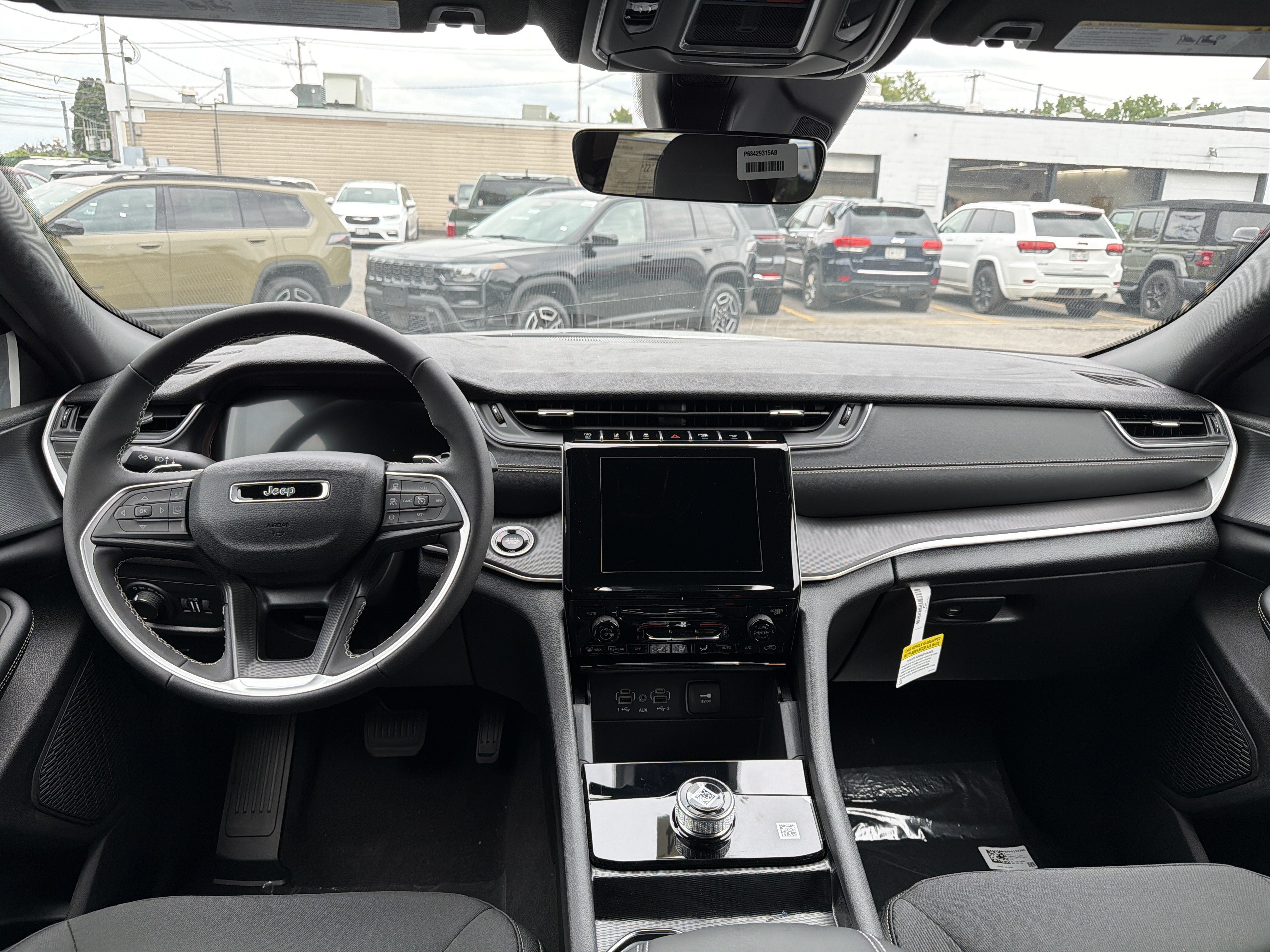 2026 Jeep Grand Cherokee Laredo