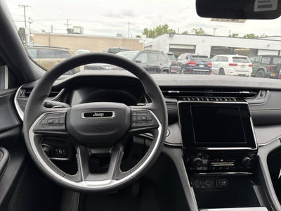 2026 Jeep Grand Cherokee Laredo