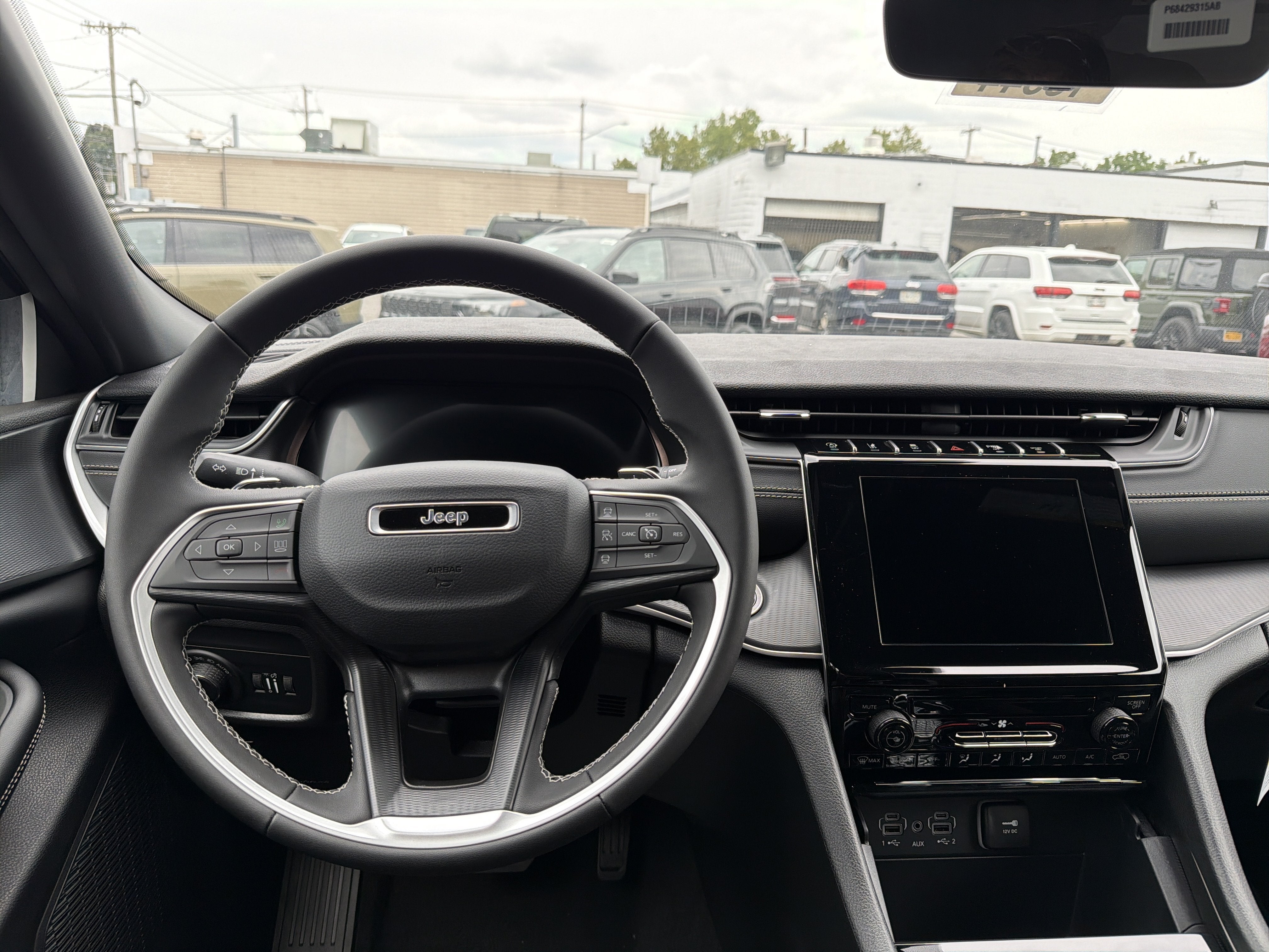 2026 Jeep Grand Cherokee Laredo