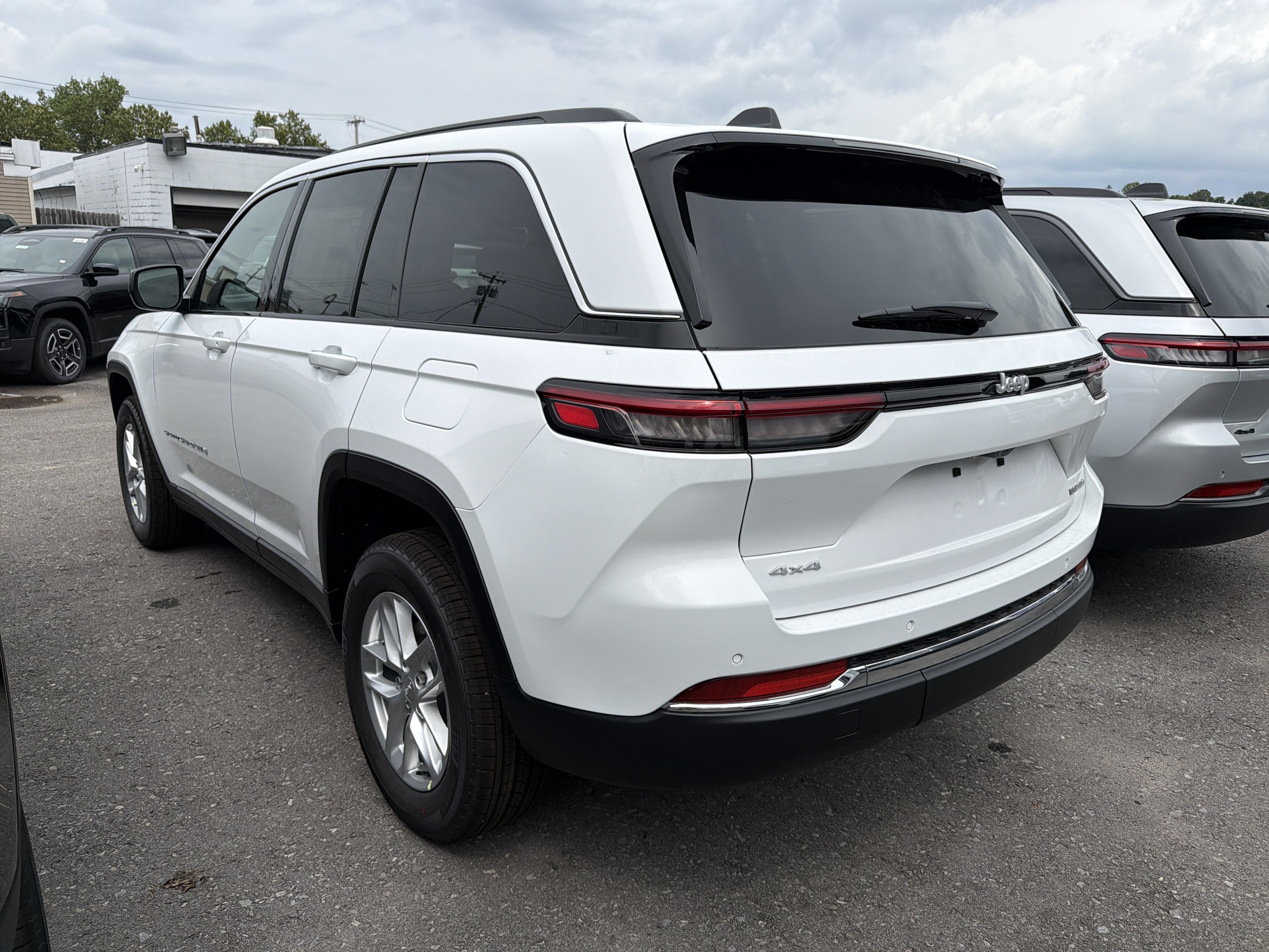 2026 Jeep Grand Cherokee Laredo