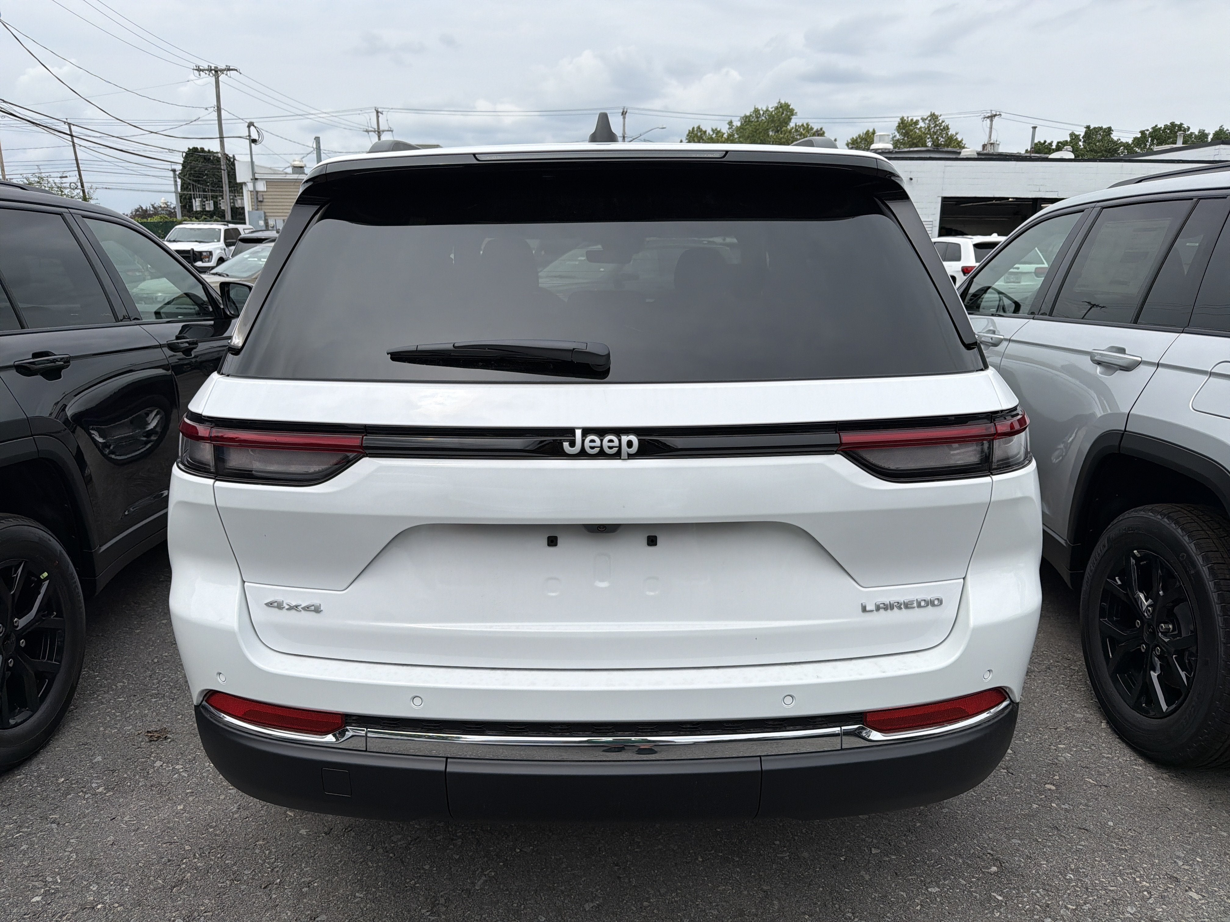 2026 Jeep Grand Cherokee Laredo