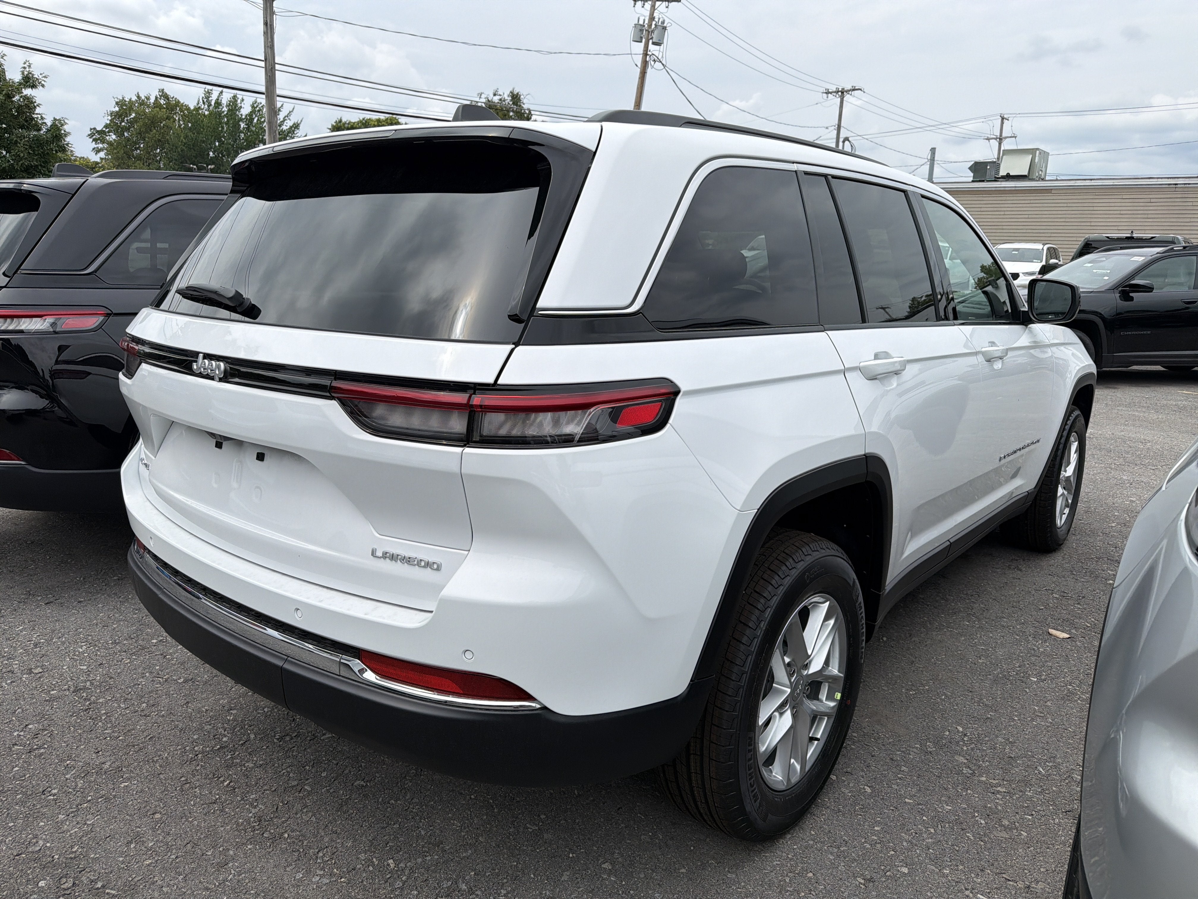 2026 Jeep Grand Cherokee Laredo