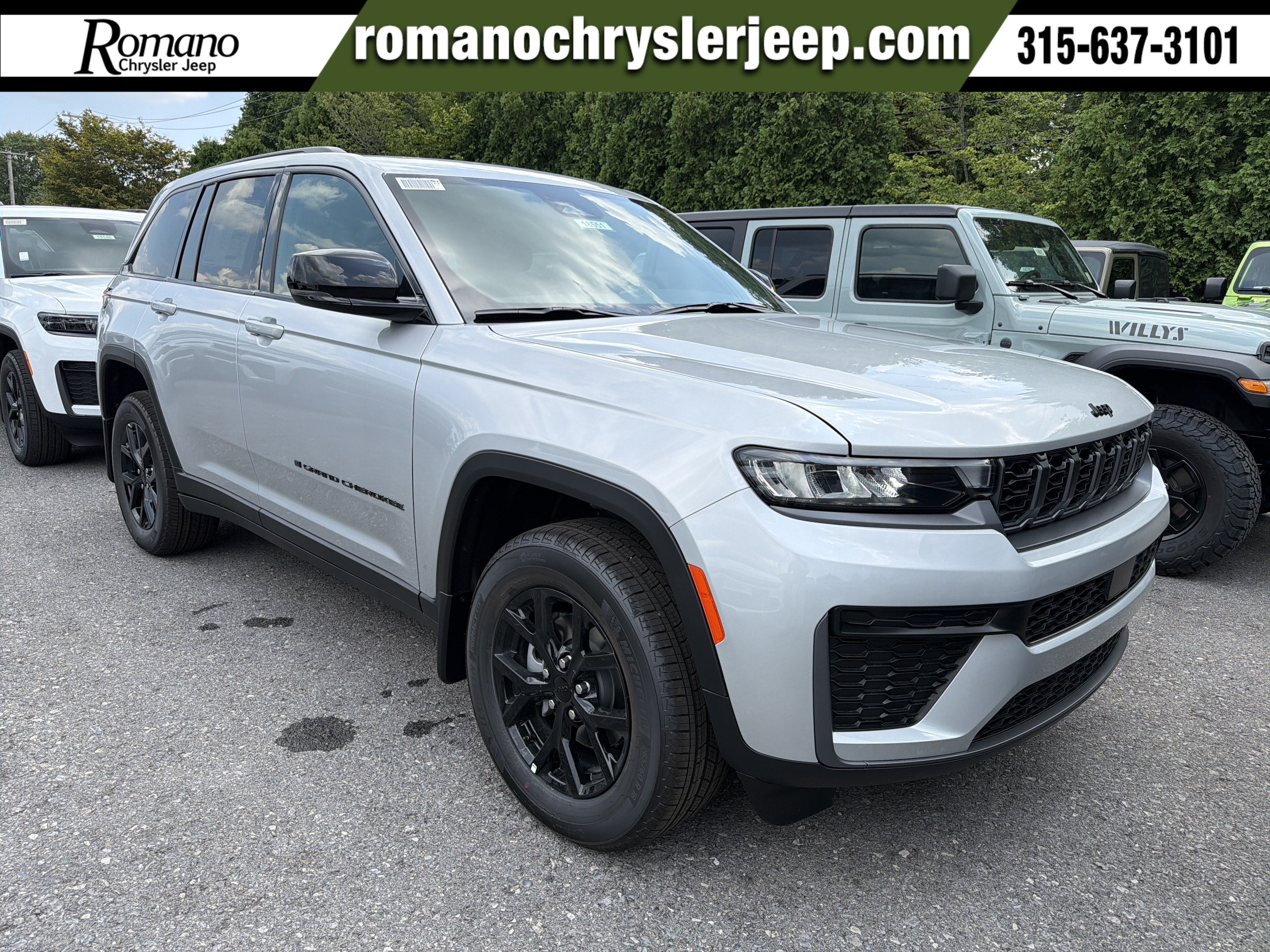 2026 Jeep Grand Cherokee Laredo Altitude