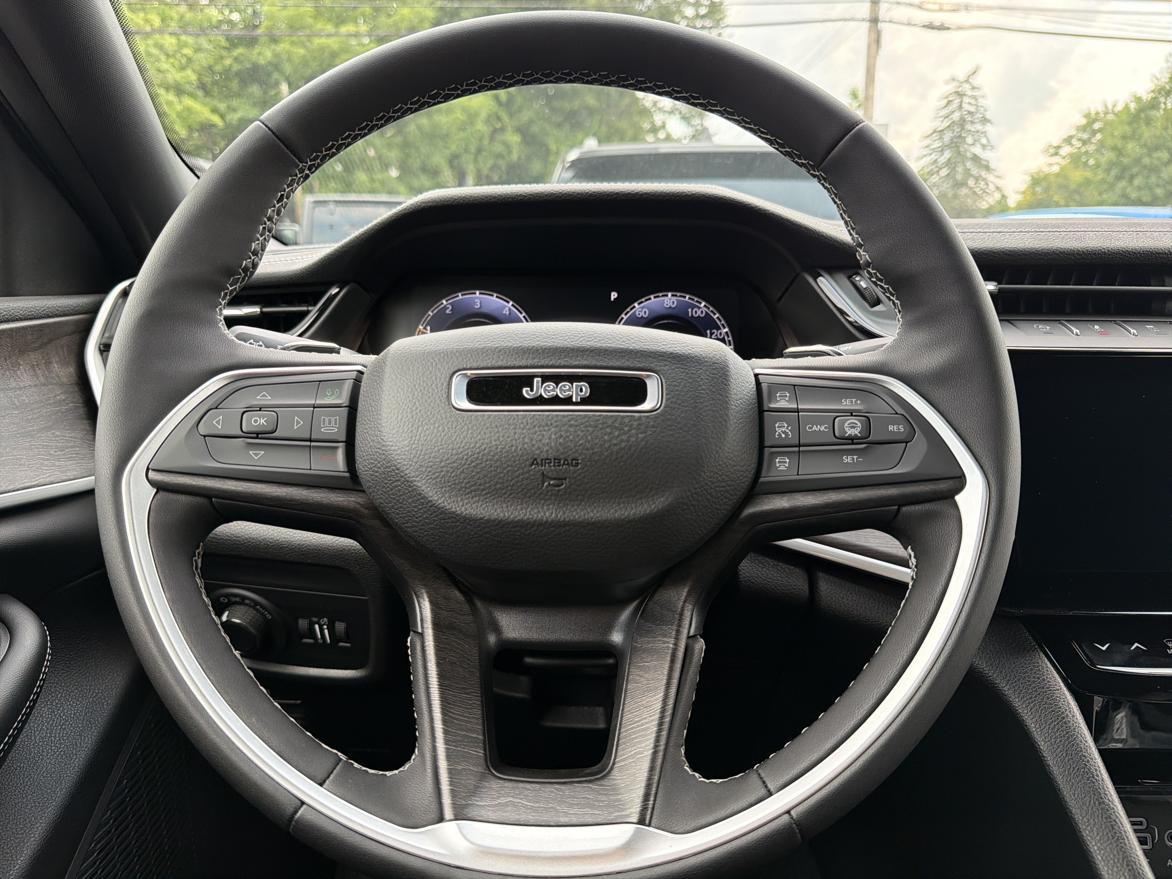 2026 Jeep Grand Cherokee Laredo Altitude