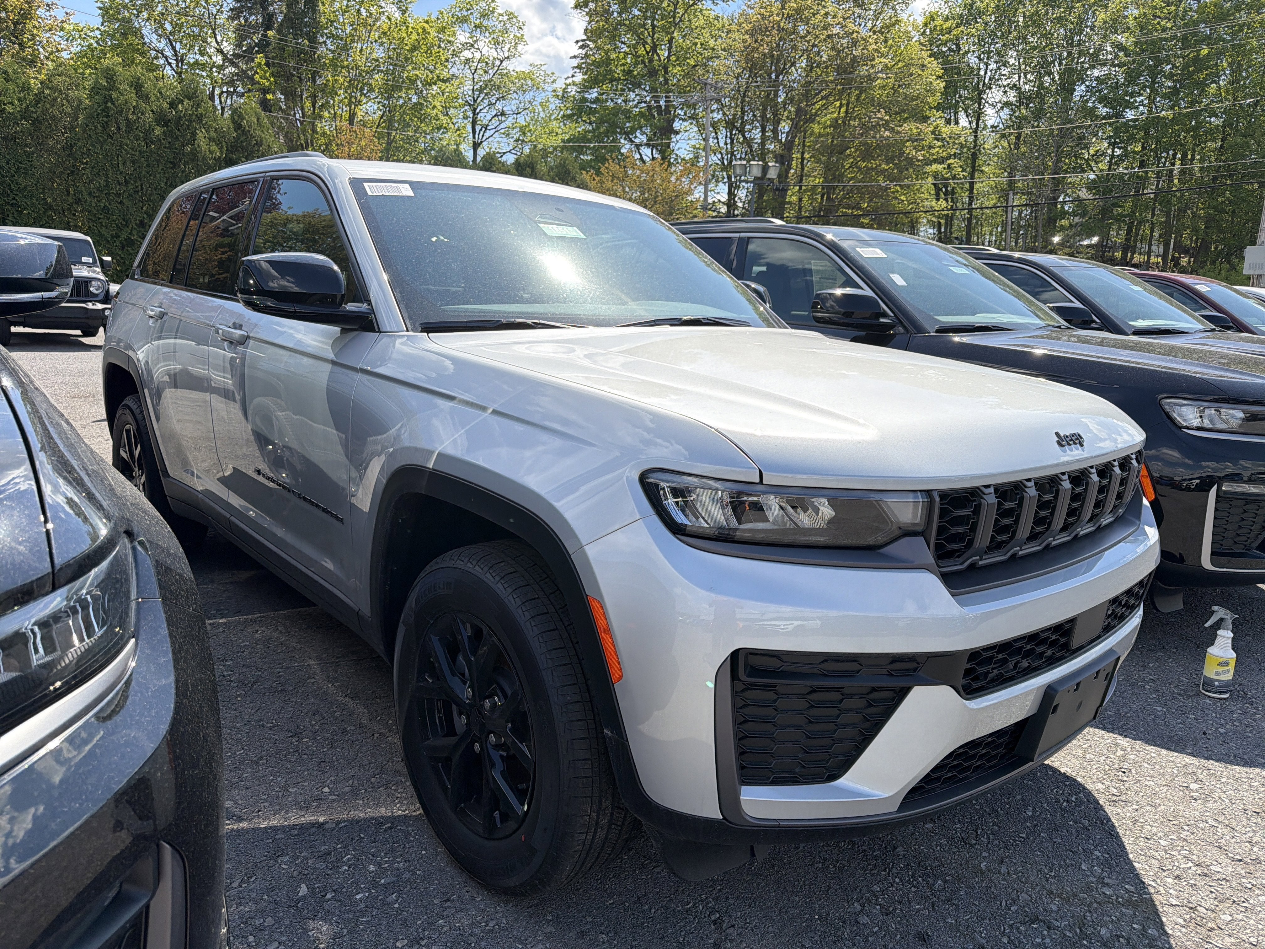 2026 Jeep Grand Cherokee Laredo Altitude