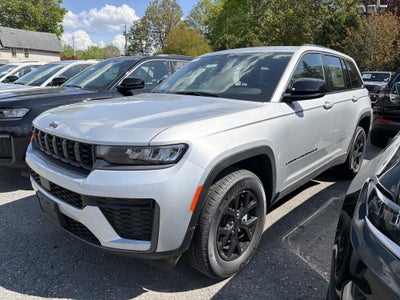 2026 Jeep Grand Cherokee Laredo Altitude