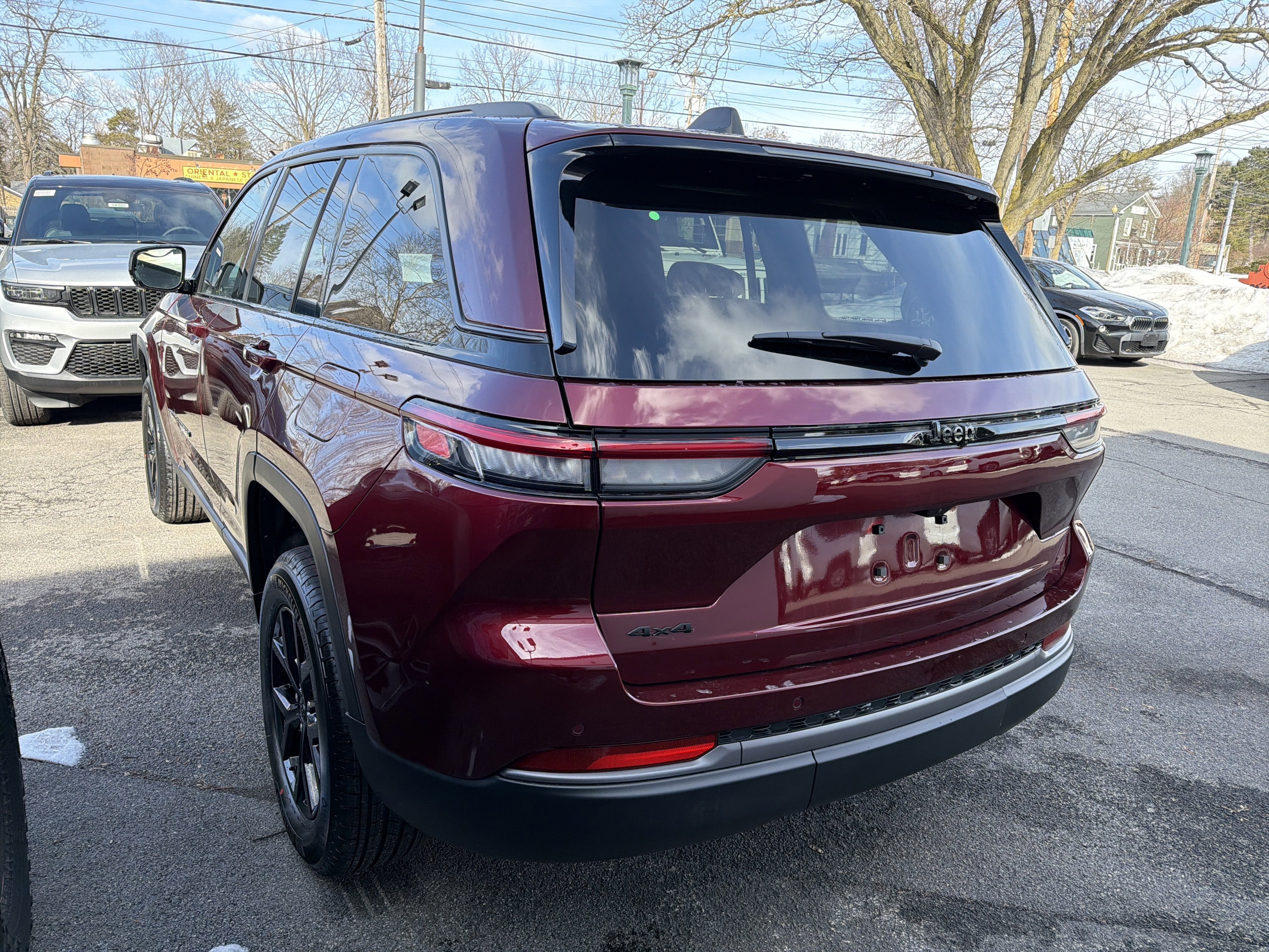 2026 Jeep Grand Cherokee Laredo Altitude