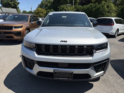 2026 Jeep Grand Cherokee Laredo Altitude