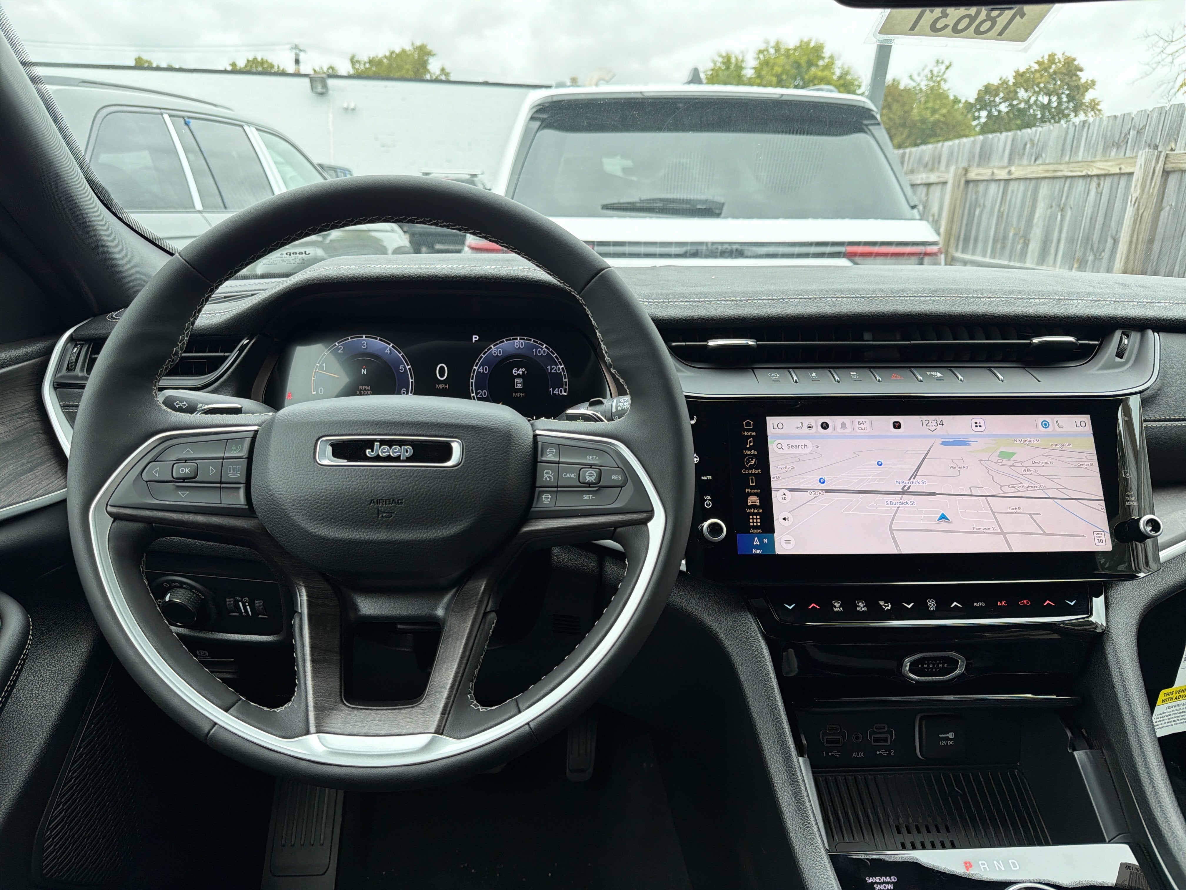 2027 Jeep Grand Cherokee Laredo Altitude